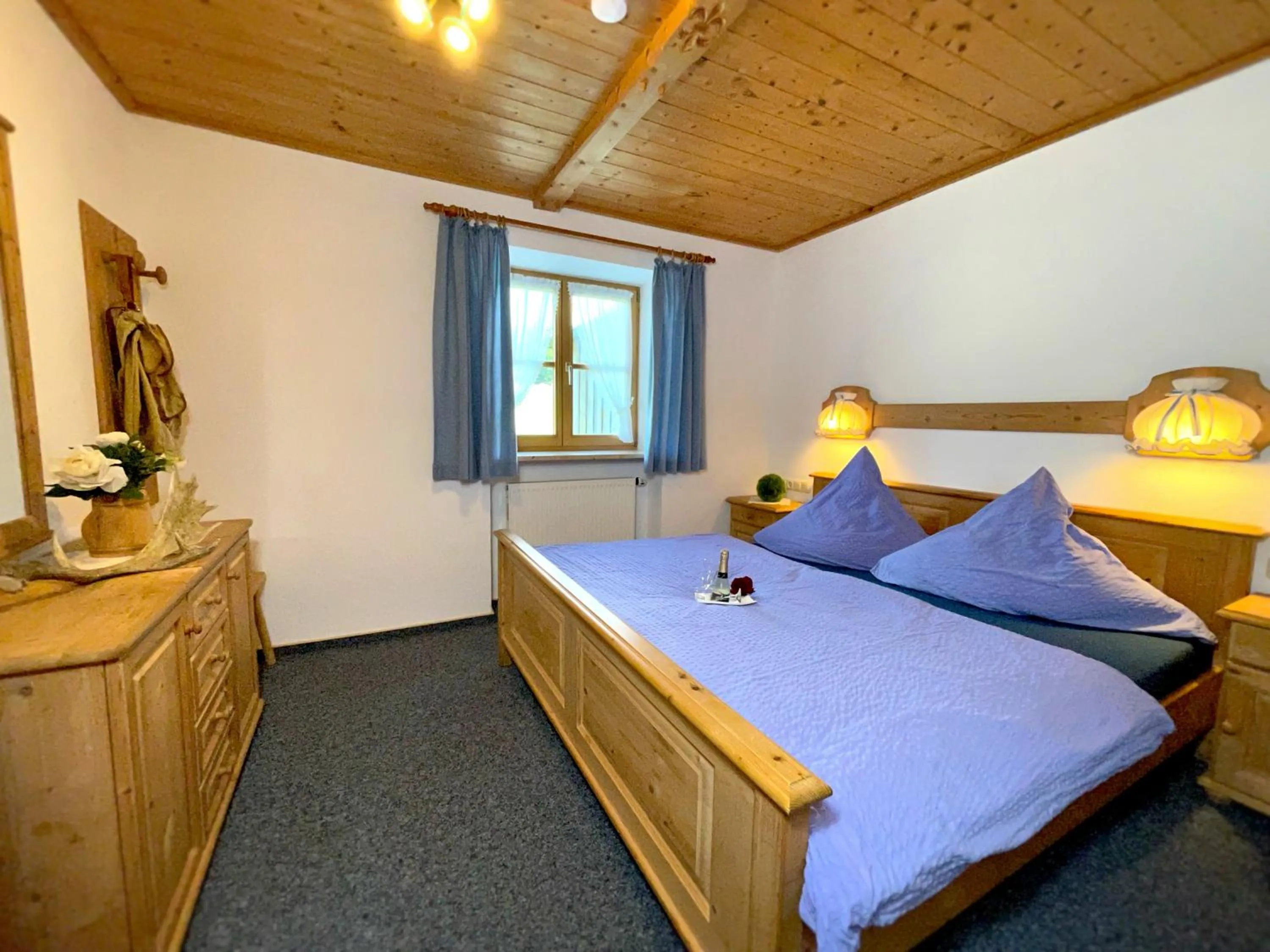 Bed in Pension Loiplstüberl