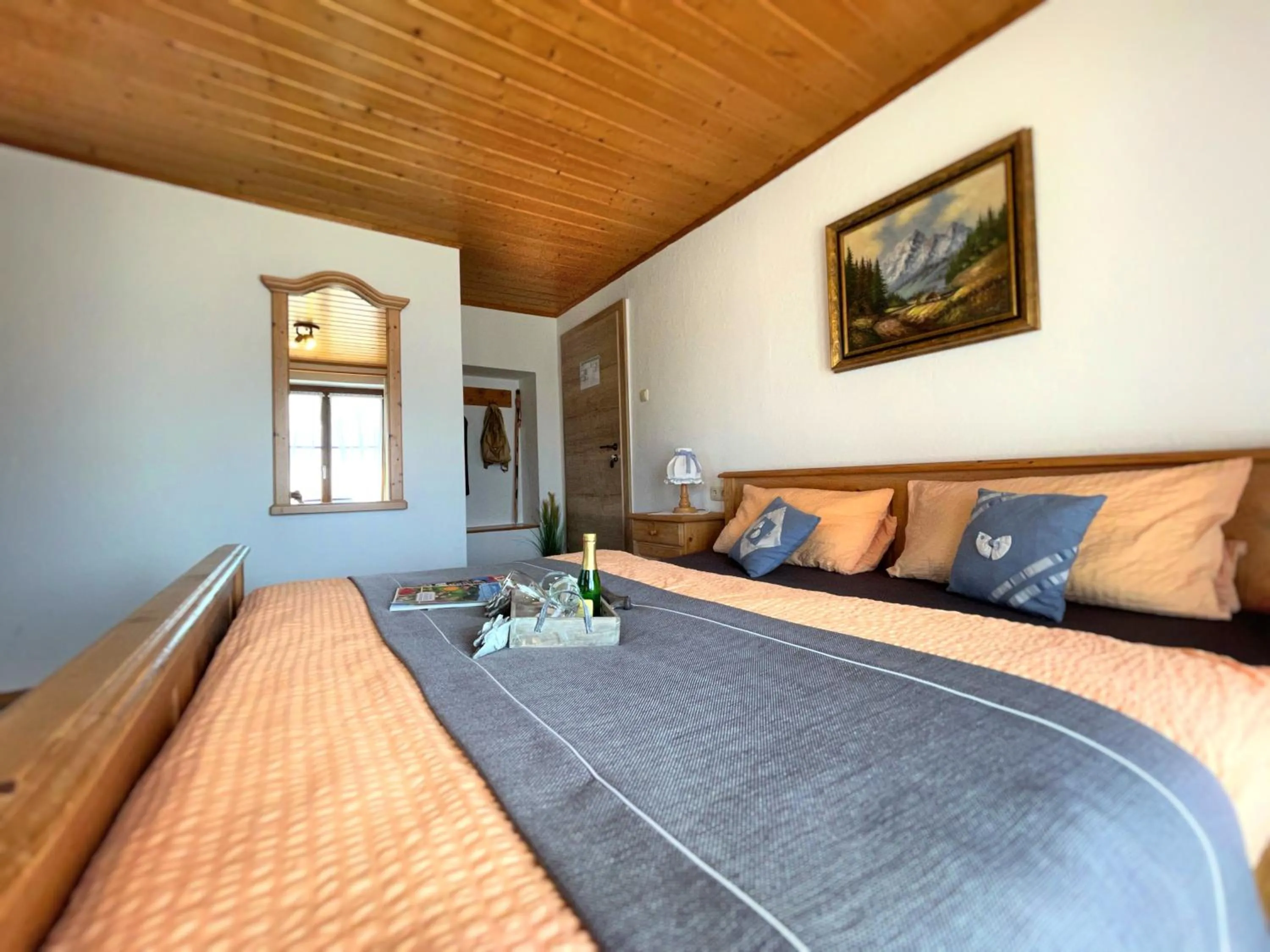 Bed in Pension Loiplstüberl