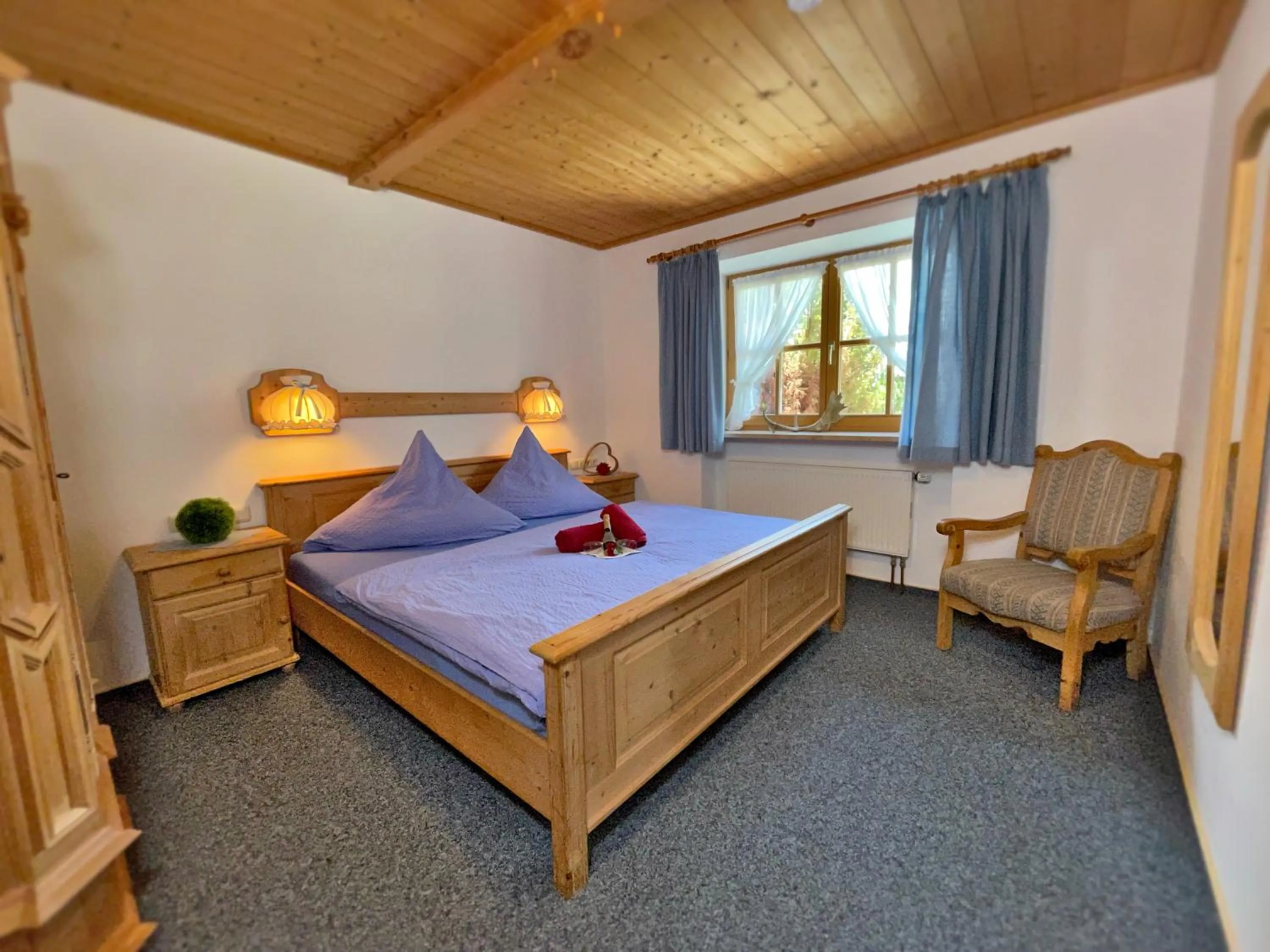 Bed in Pension Loiplstüberl