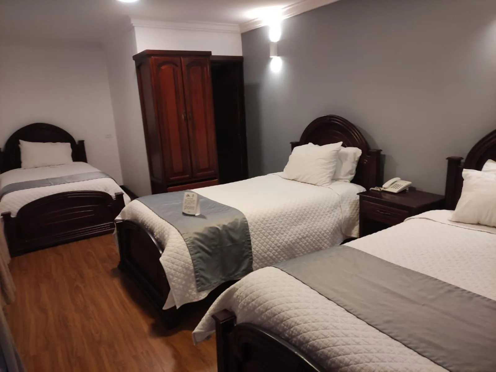 Photo of the whole room, Bed in SÁ Hotel