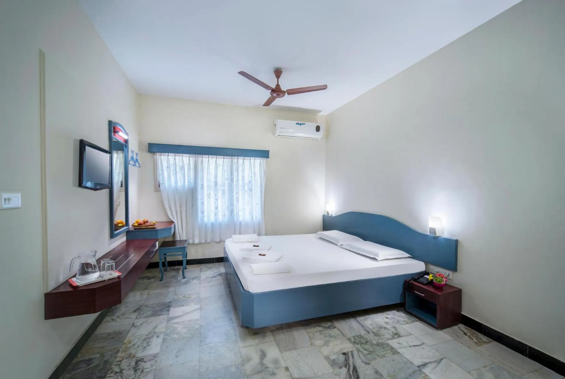 TV and multimedia, Bed in Hotel Sadhabishegam