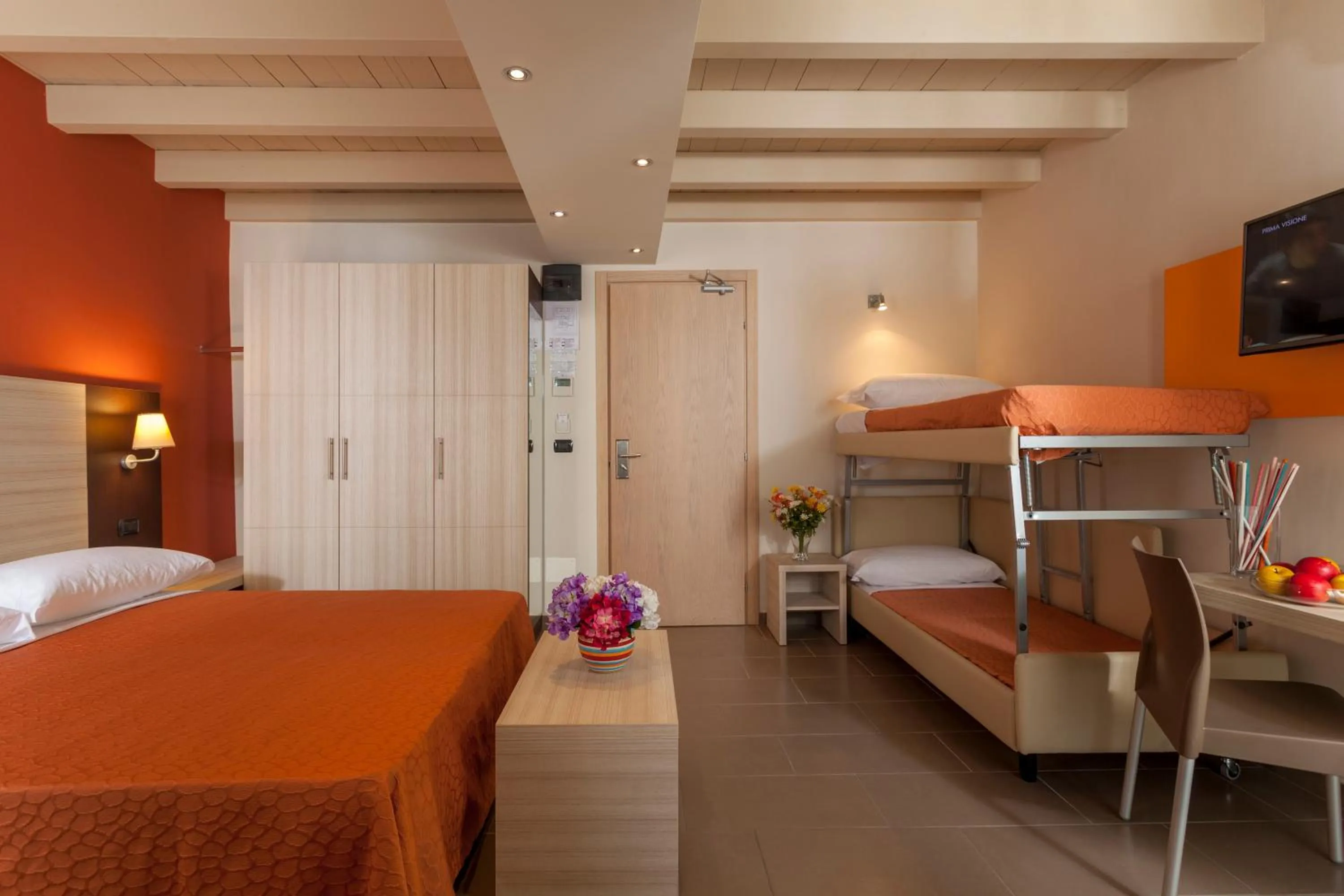 bunk bed, Bed in Hotel Aurora Mare