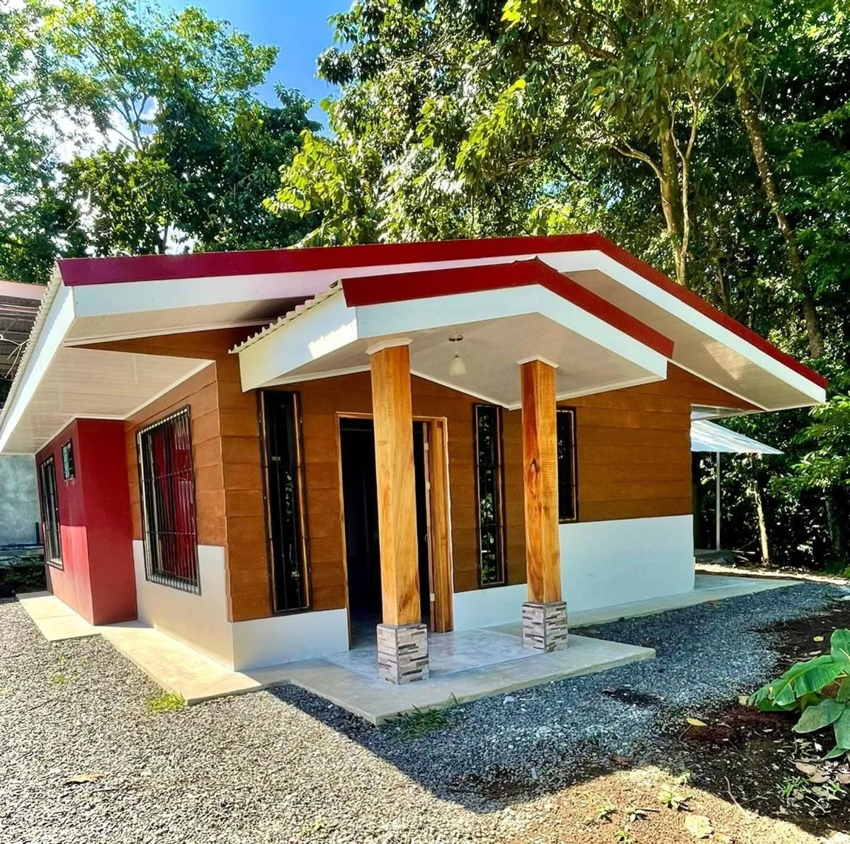 Property building in Cabinas La Catarata