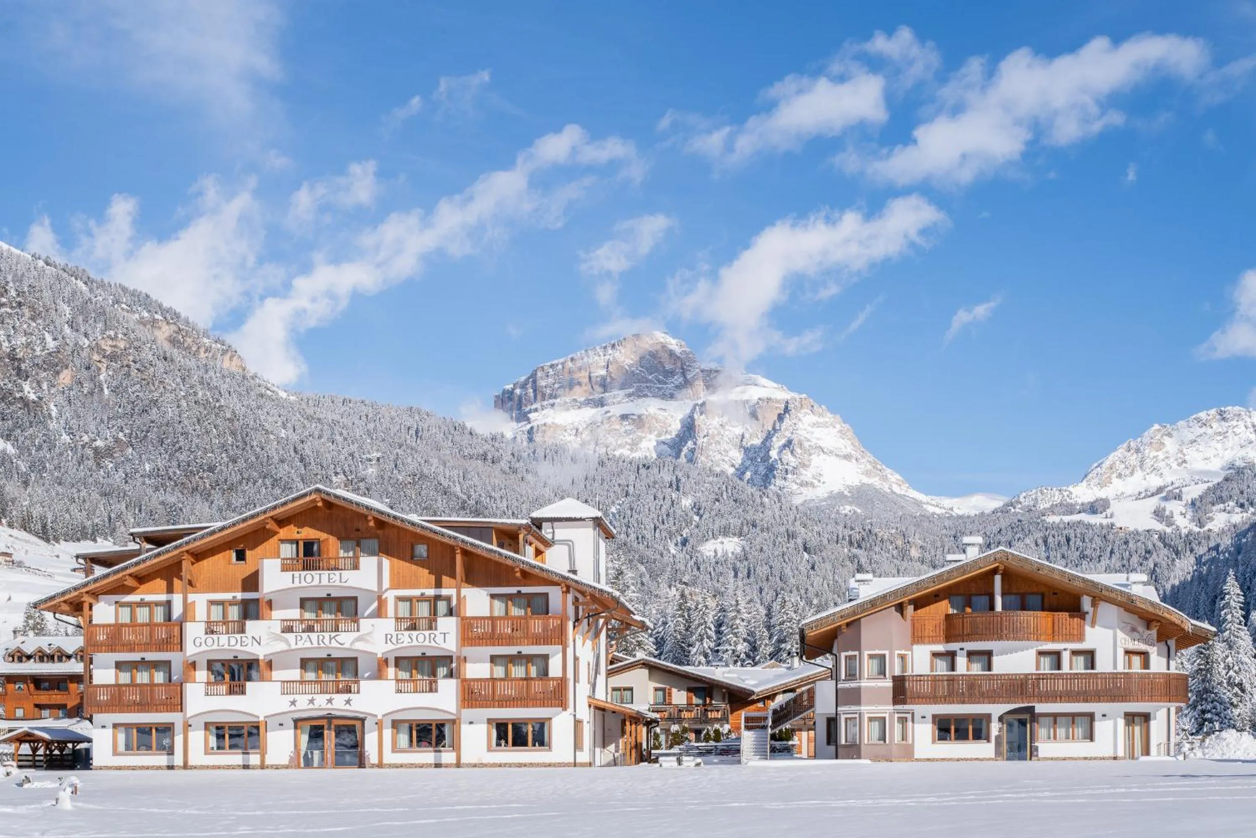 Property building in Golden Park Resort