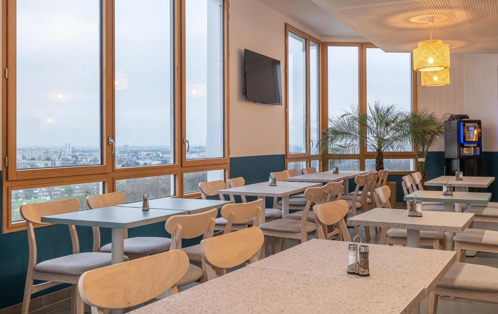 Breakfast in The Originals Résidence Paris Sud Villejuif