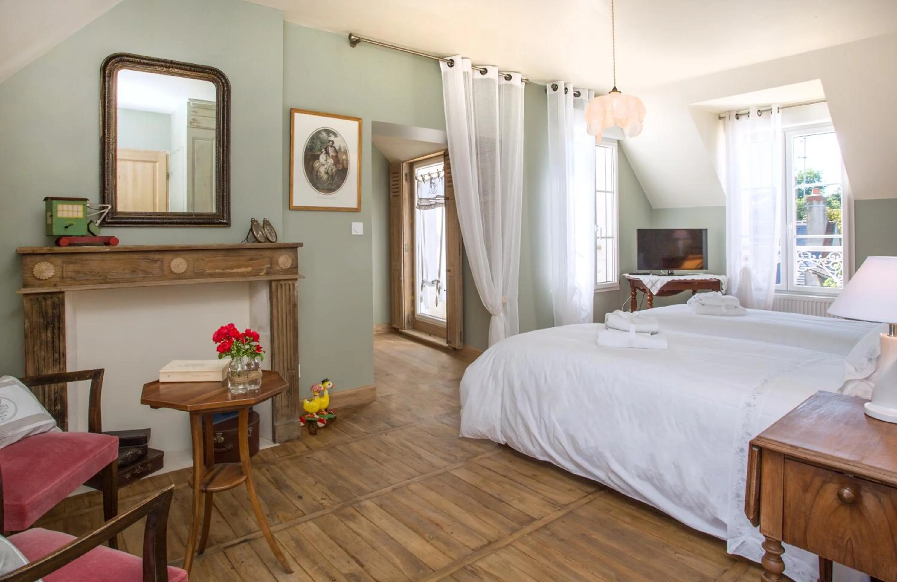 TV and multimedia in La Maison du Carroir