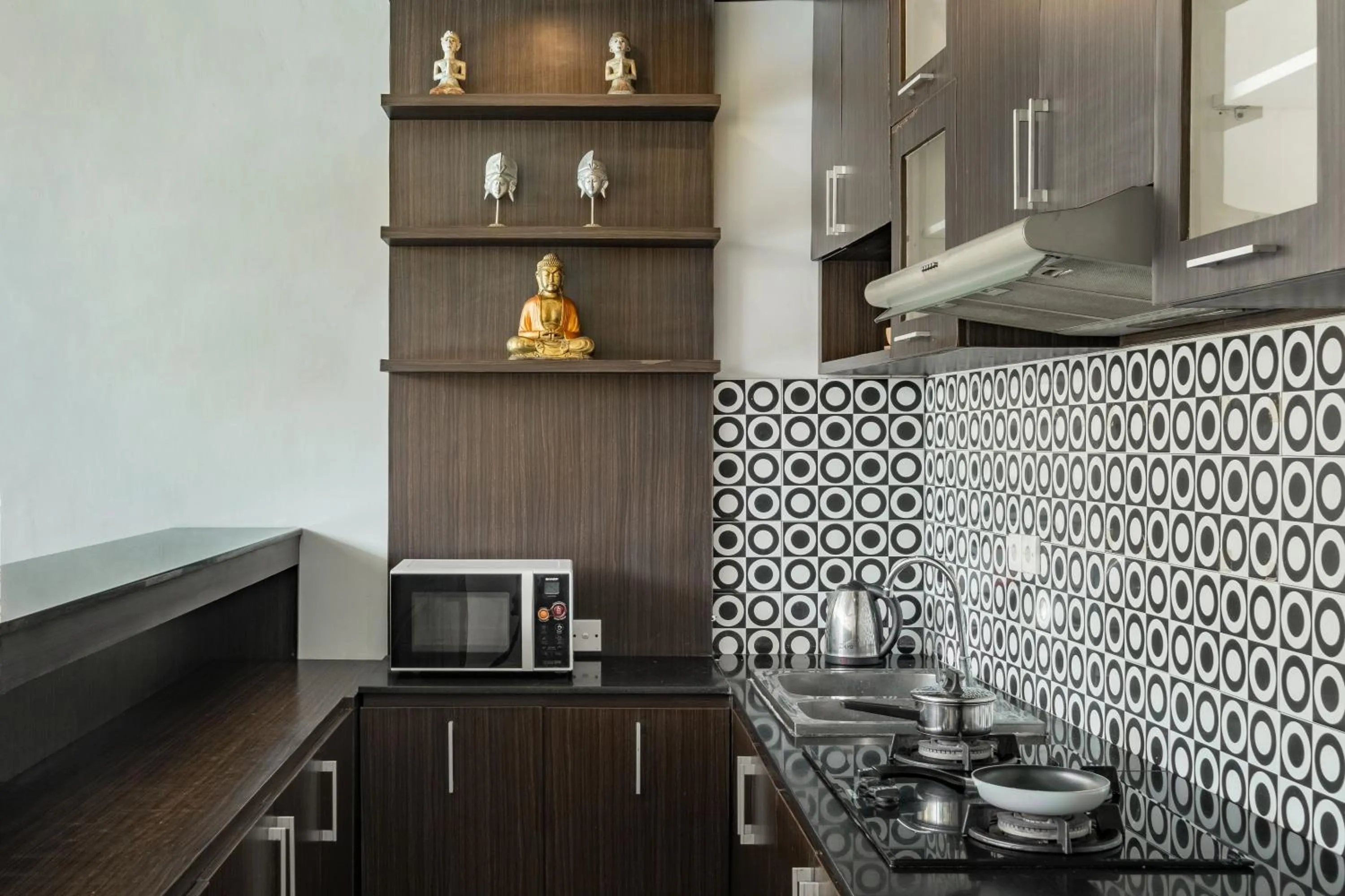 Communal kitchen in Cove Arganta