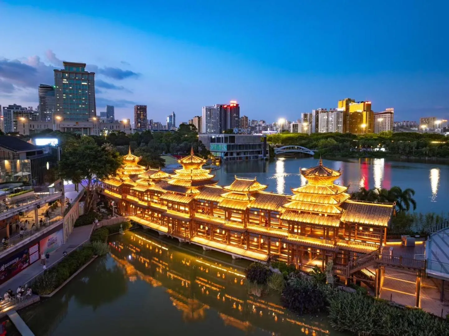 Lake view in ECHENG Hotel, Nanning Wanda Plaza Convention and Exhibition Center