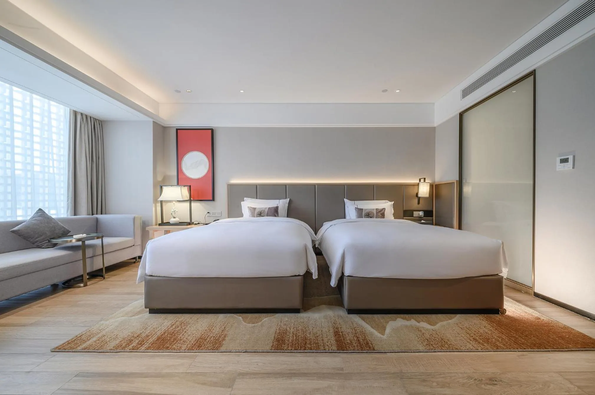 Photo of the whole room, Bed in ECHENG Hotel, Nanning Wanda Plaza Convention and Exhibition Center