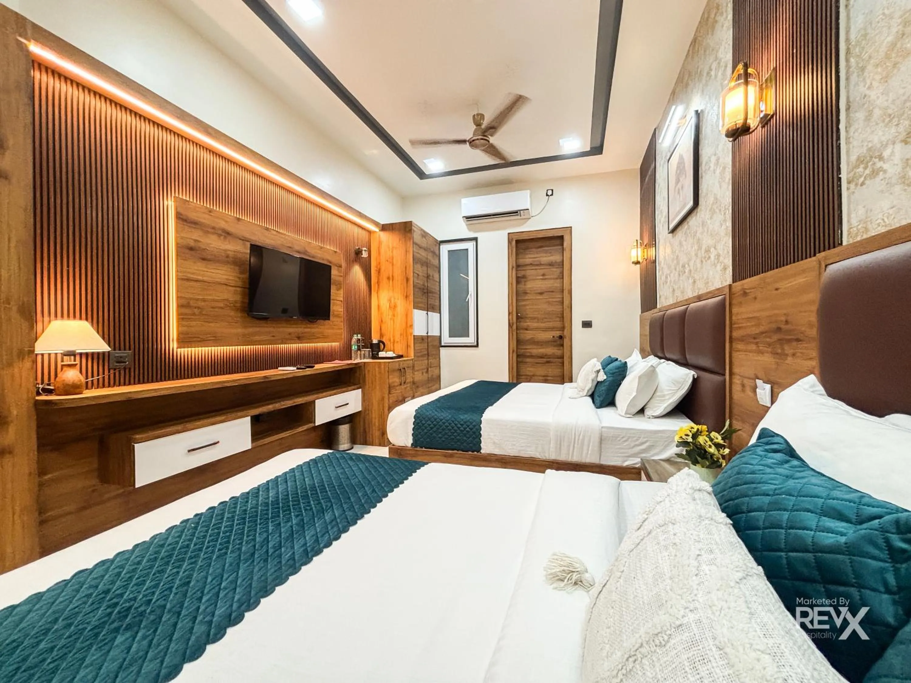 Bed in Hotel Brij Vas