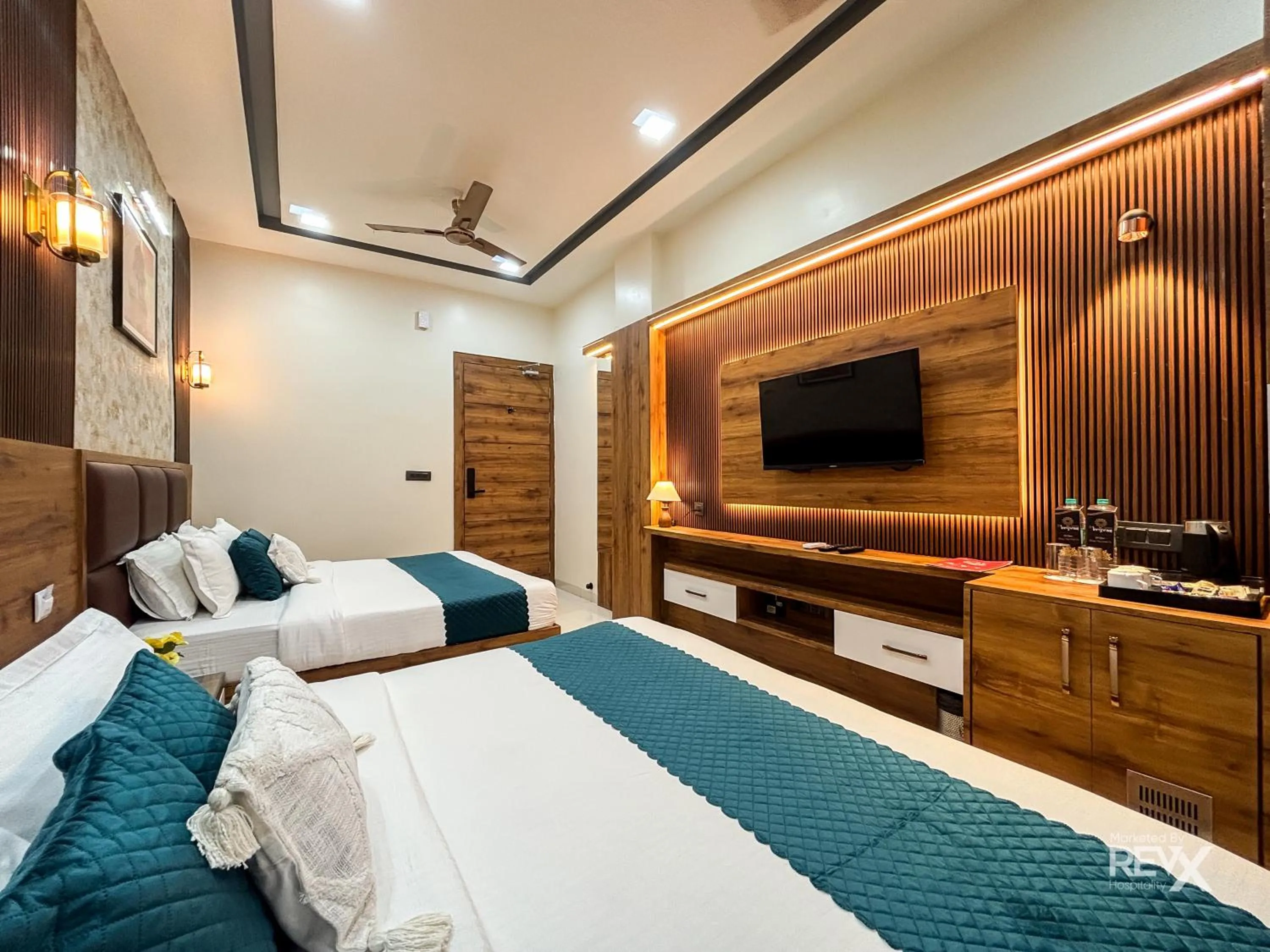 Bed in Hotel Brij Vas