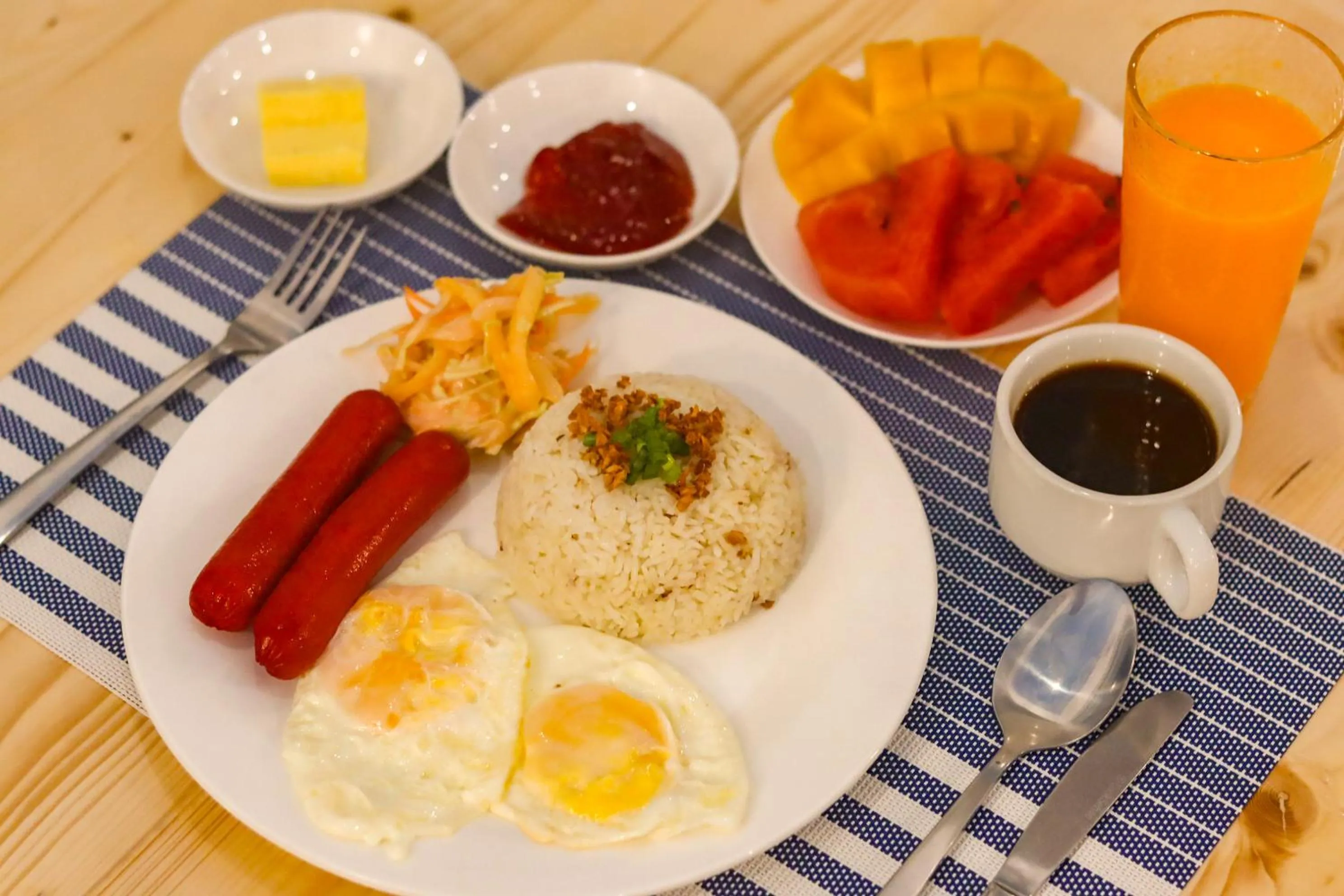 Food and drinks in Bolabog Beach Resort