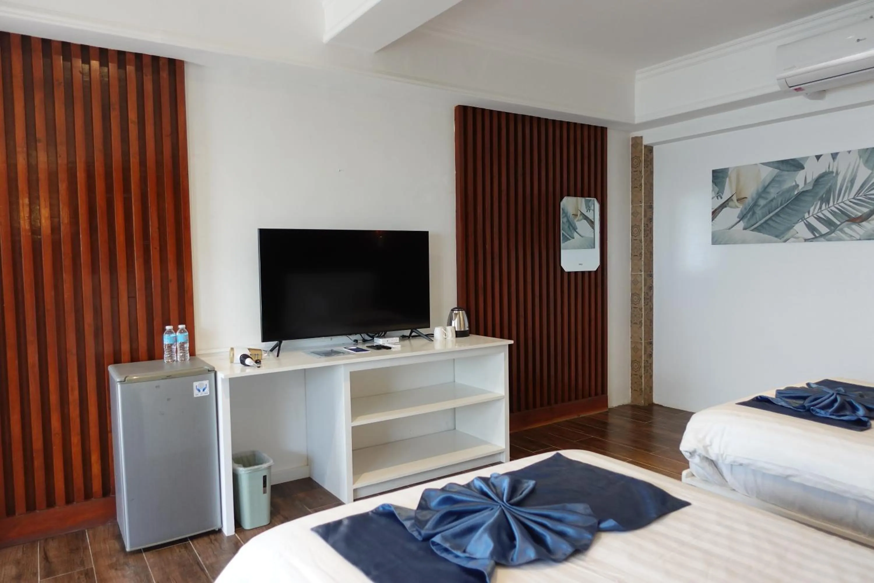 Bed in Bolabog Beach Resort