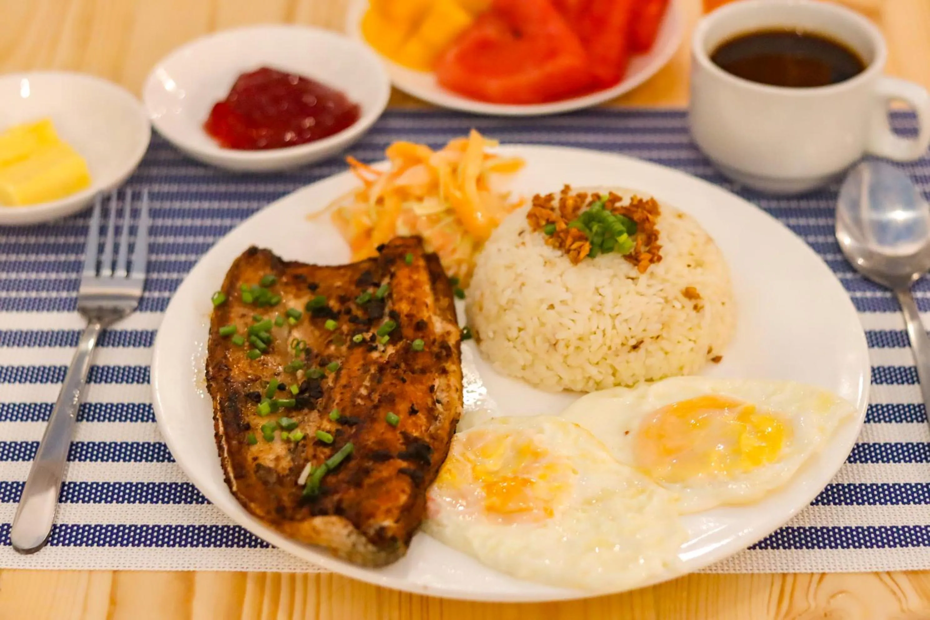 Food and drinks in Bolabog Beach Resort