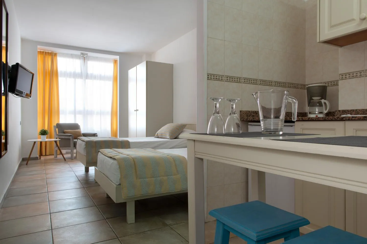 Kitchen or kitchenette in ApartHotel Idafe