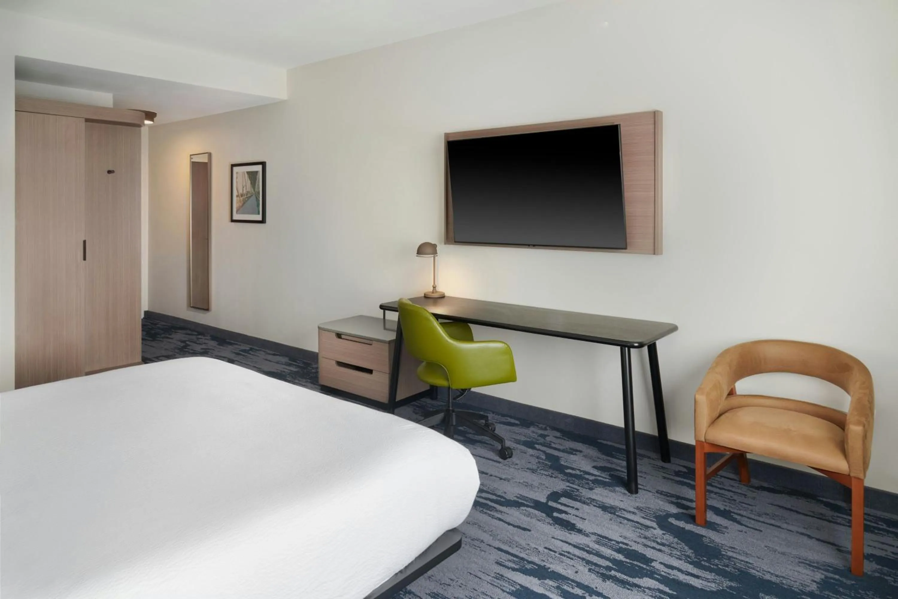 Photo of the whole room, Bed in Fairfield by Marriott Inn & Suites Columbus