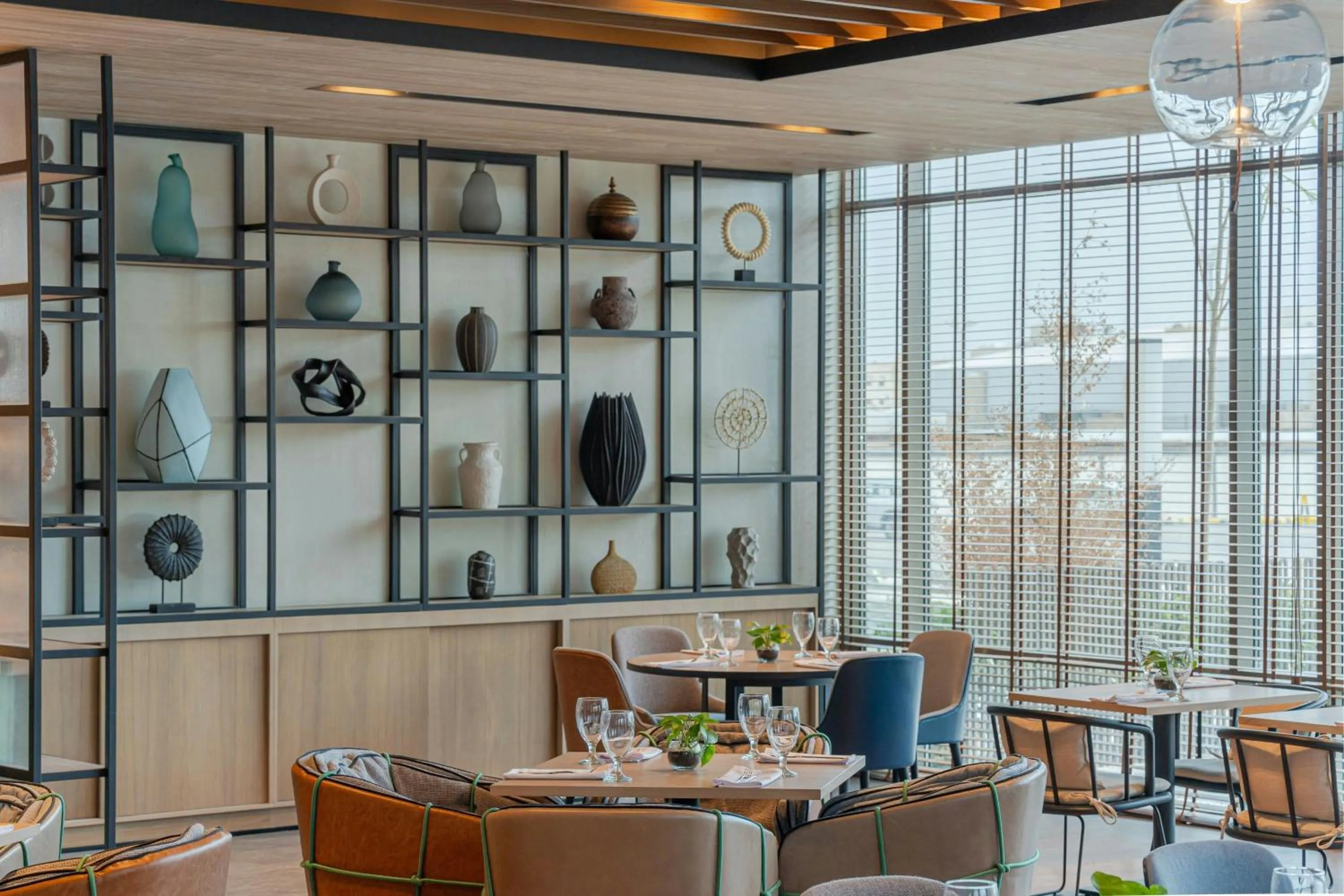 Restaurant/places to eat in Four Points by Sheraton King Abdulaziz Road