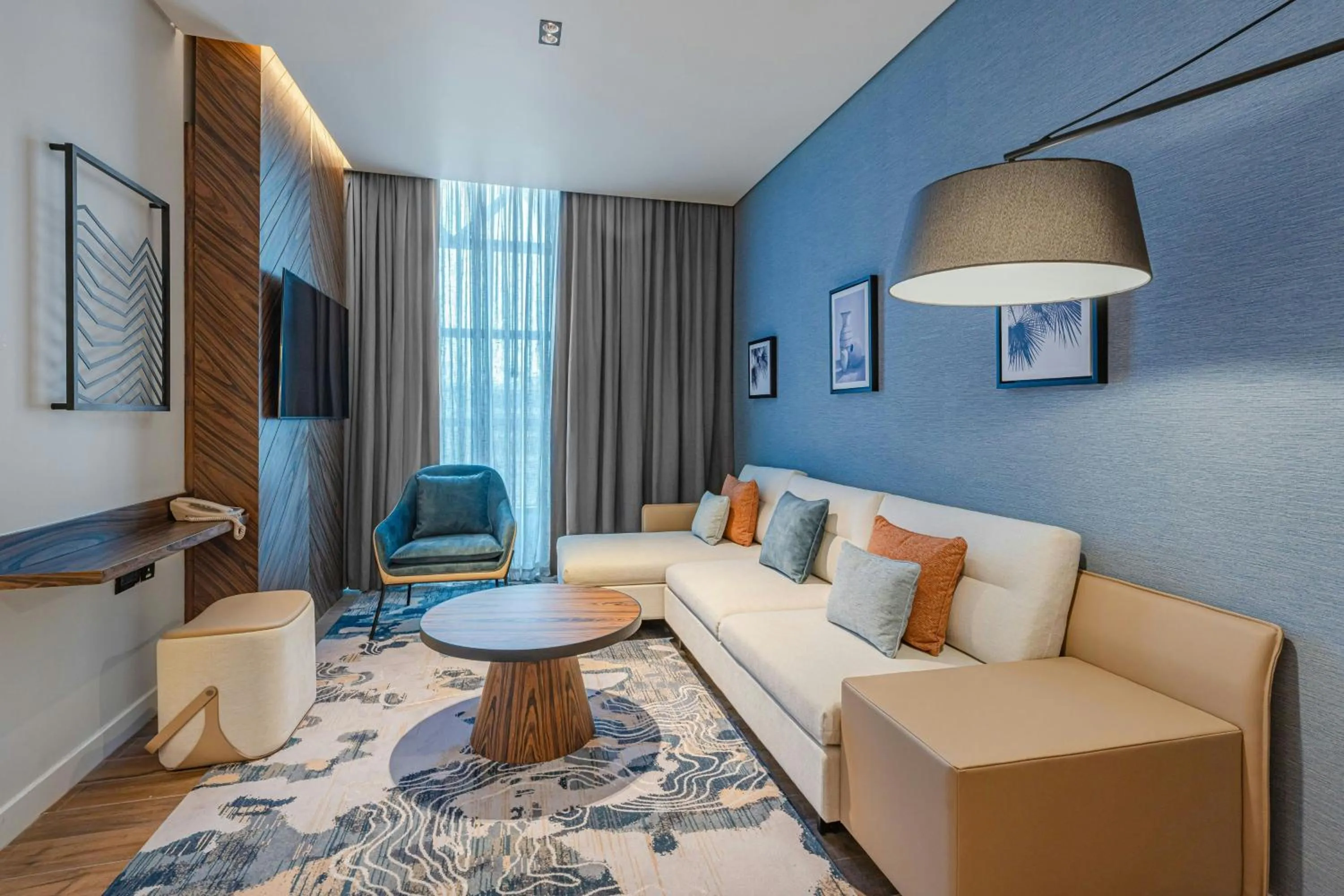 Living room in Four Points by Sheraton King Abdulaziz Road