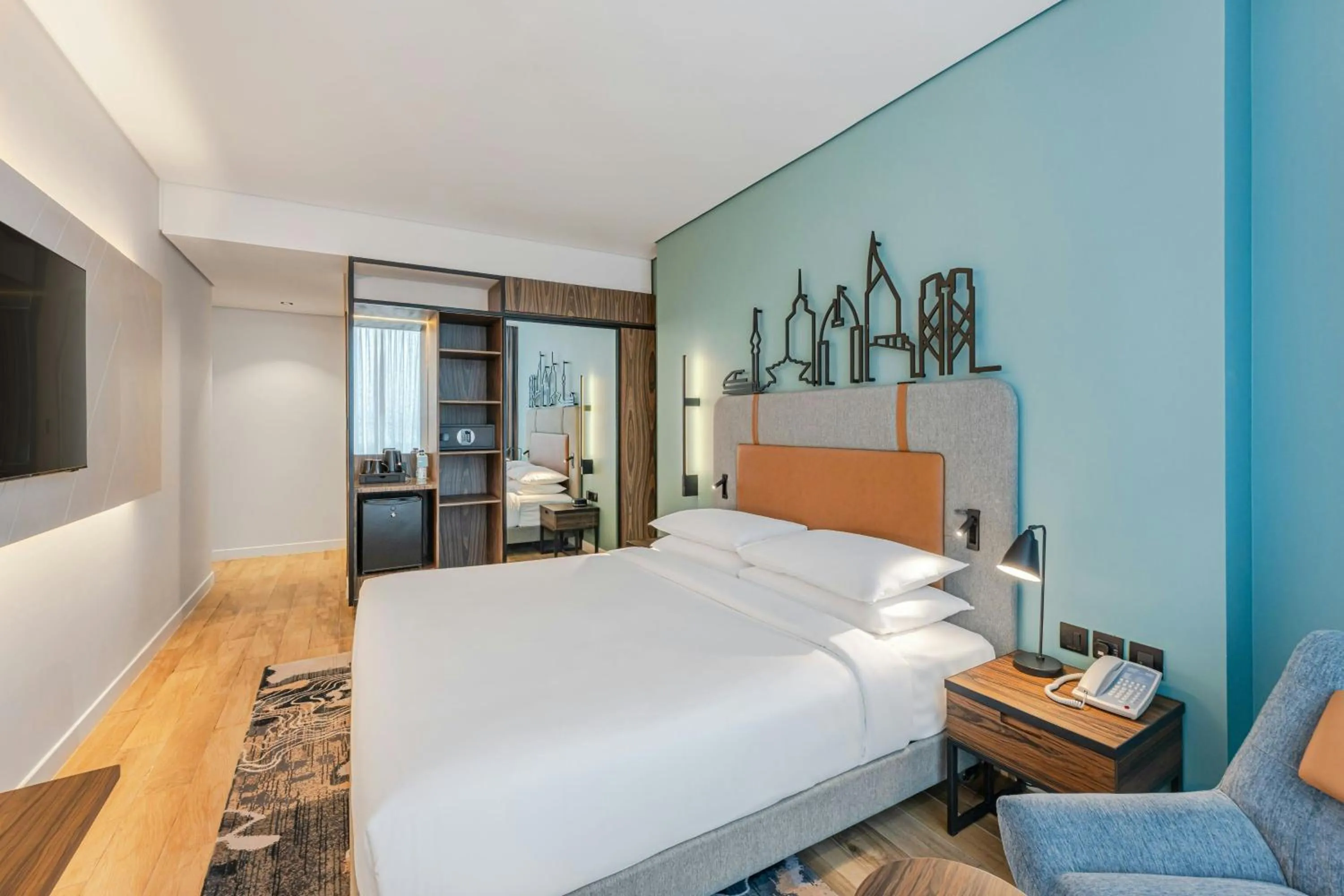 Photo of the whole room, Bed in Four Points by Sheraton King Abdulaziz Road