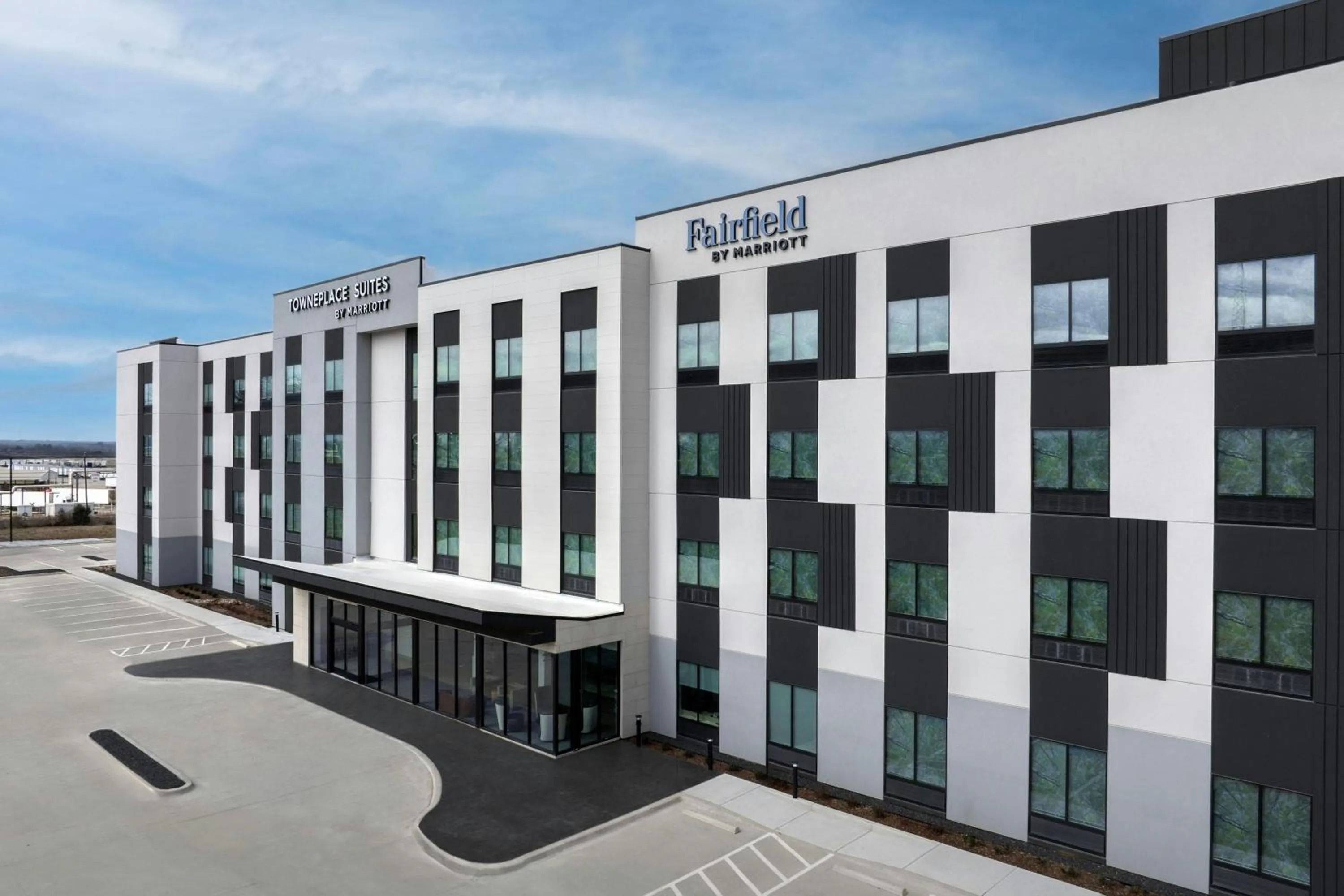 Property building in Fairfield by Marriott Inn & Suites Paris