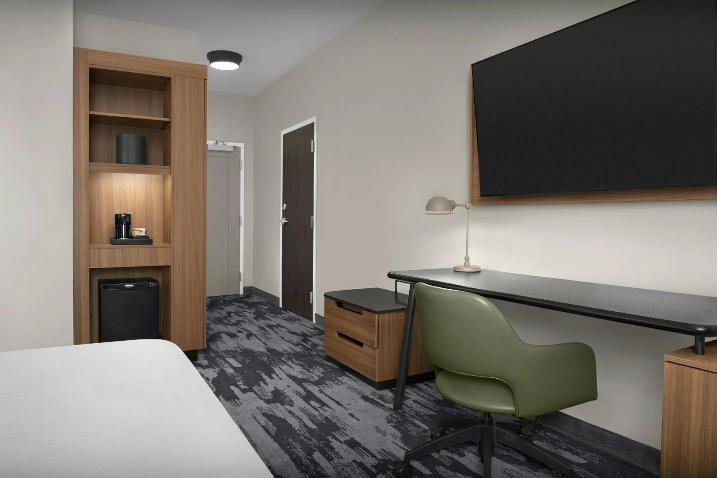 Photo of the whole room, Bed in Fairfield by Marriott Inn & Suites Paris