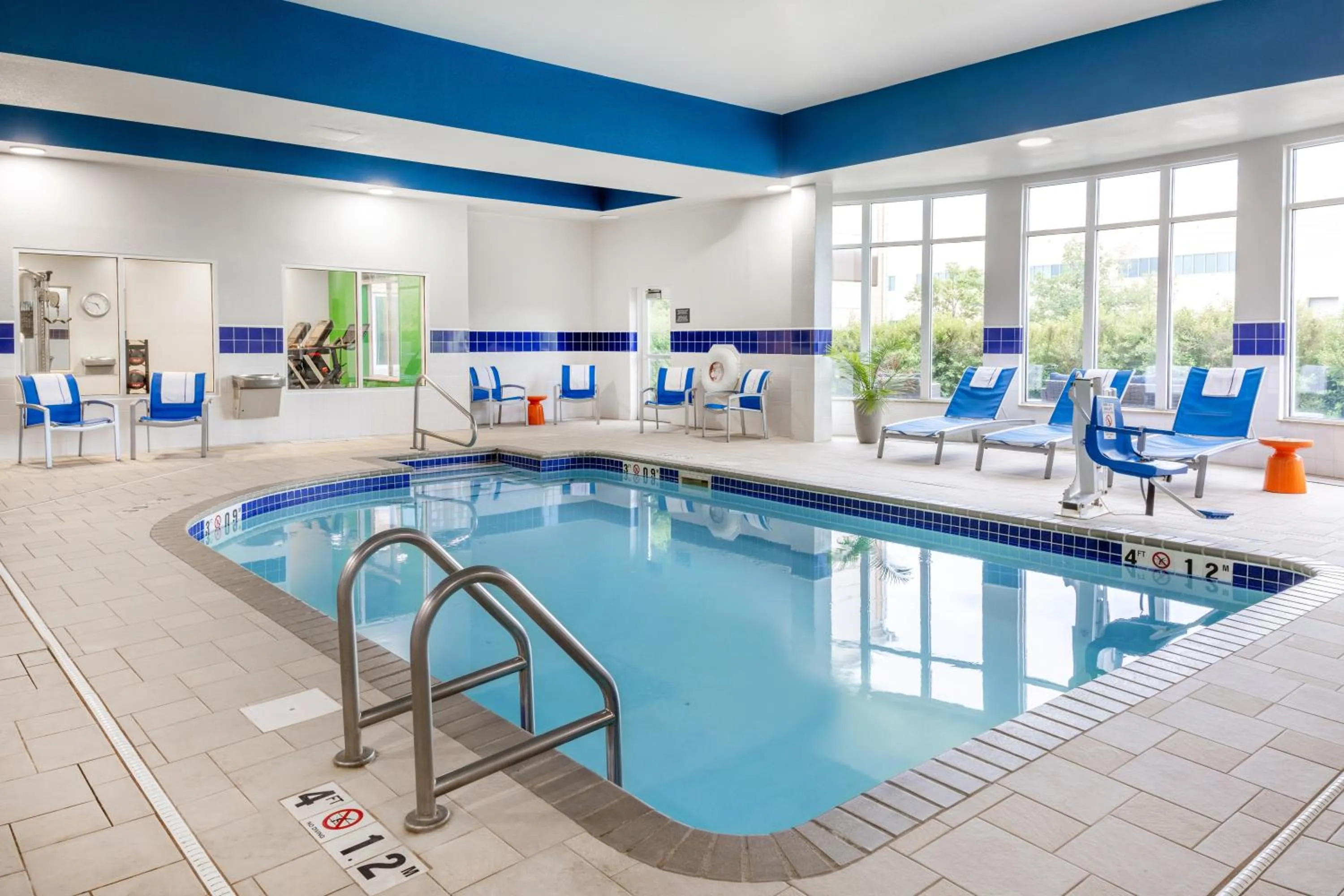 Swimming pool in Hilton Garden Inn Grand Forks-Und