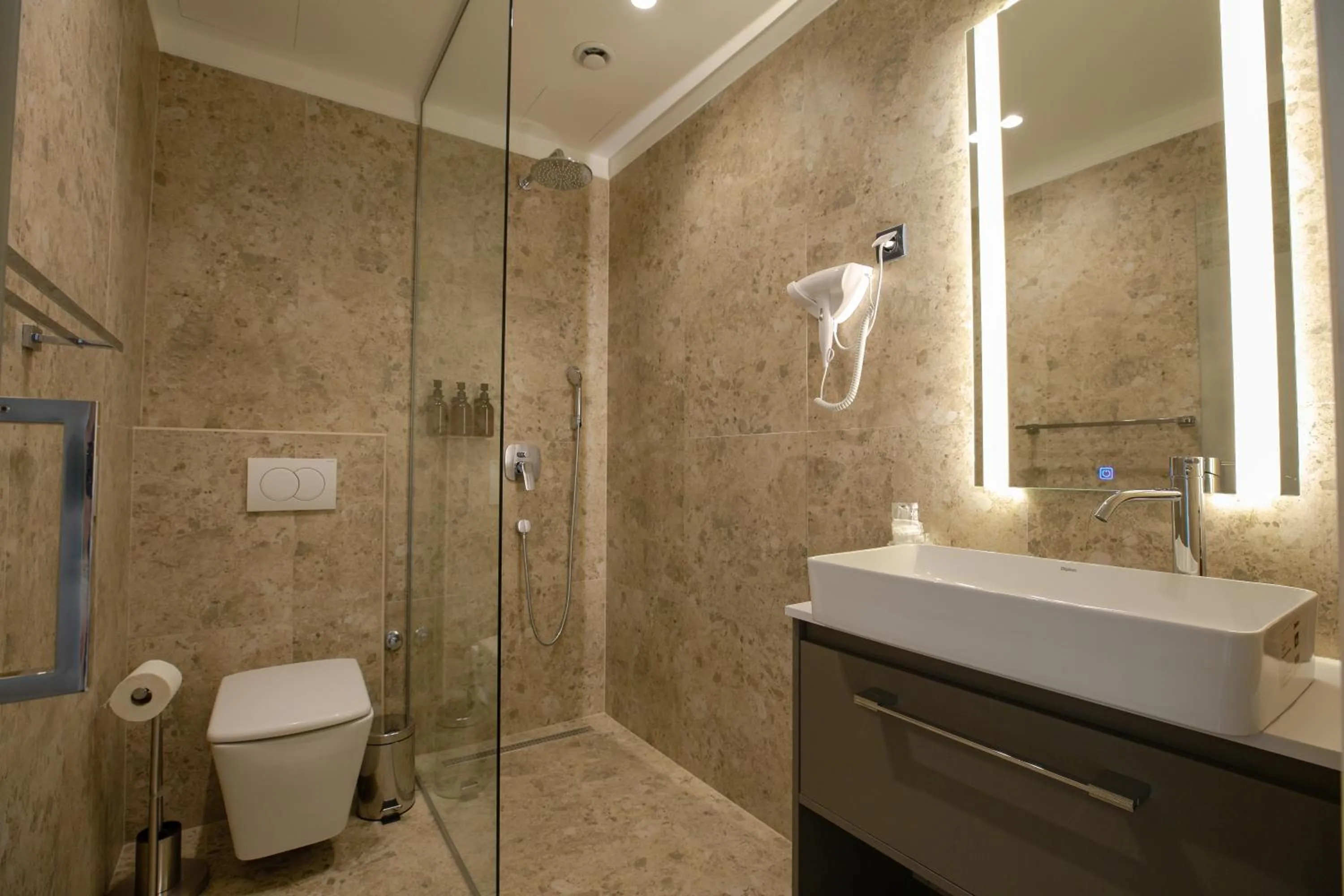 Shower in Simma Luxury Apartments & Rooms
