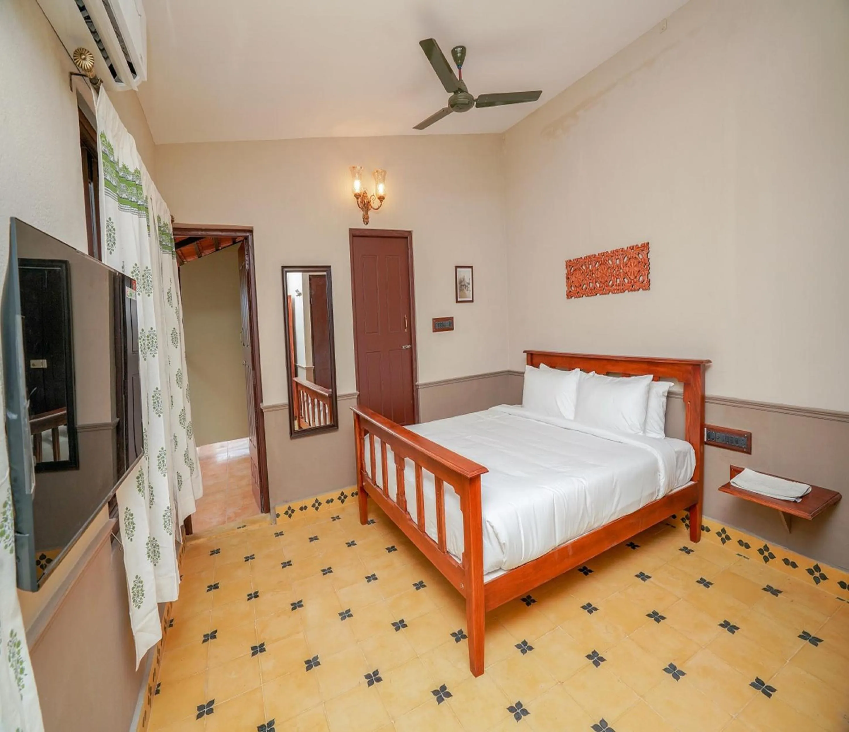 Bedroom, Bed in Heritage by DeFleur