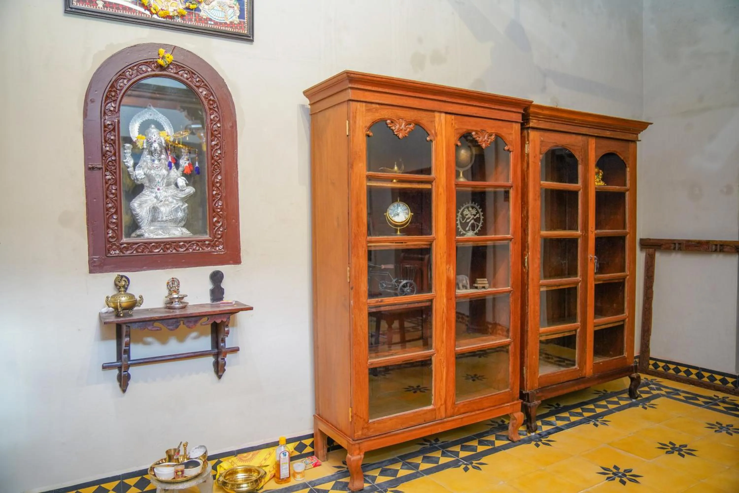 wardrobe in Heritage by DeFleur