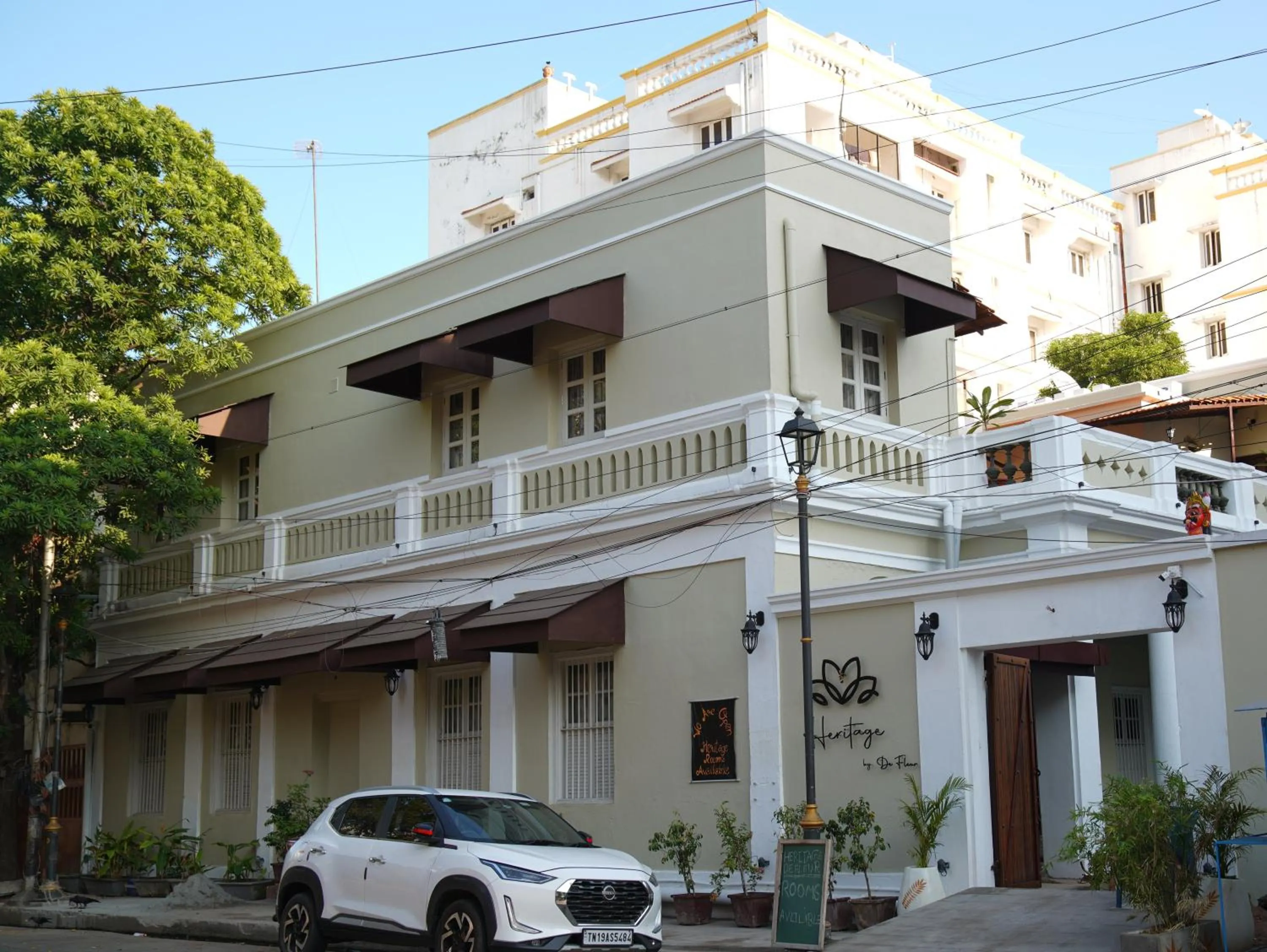 Street view in Heritage by DeFleur