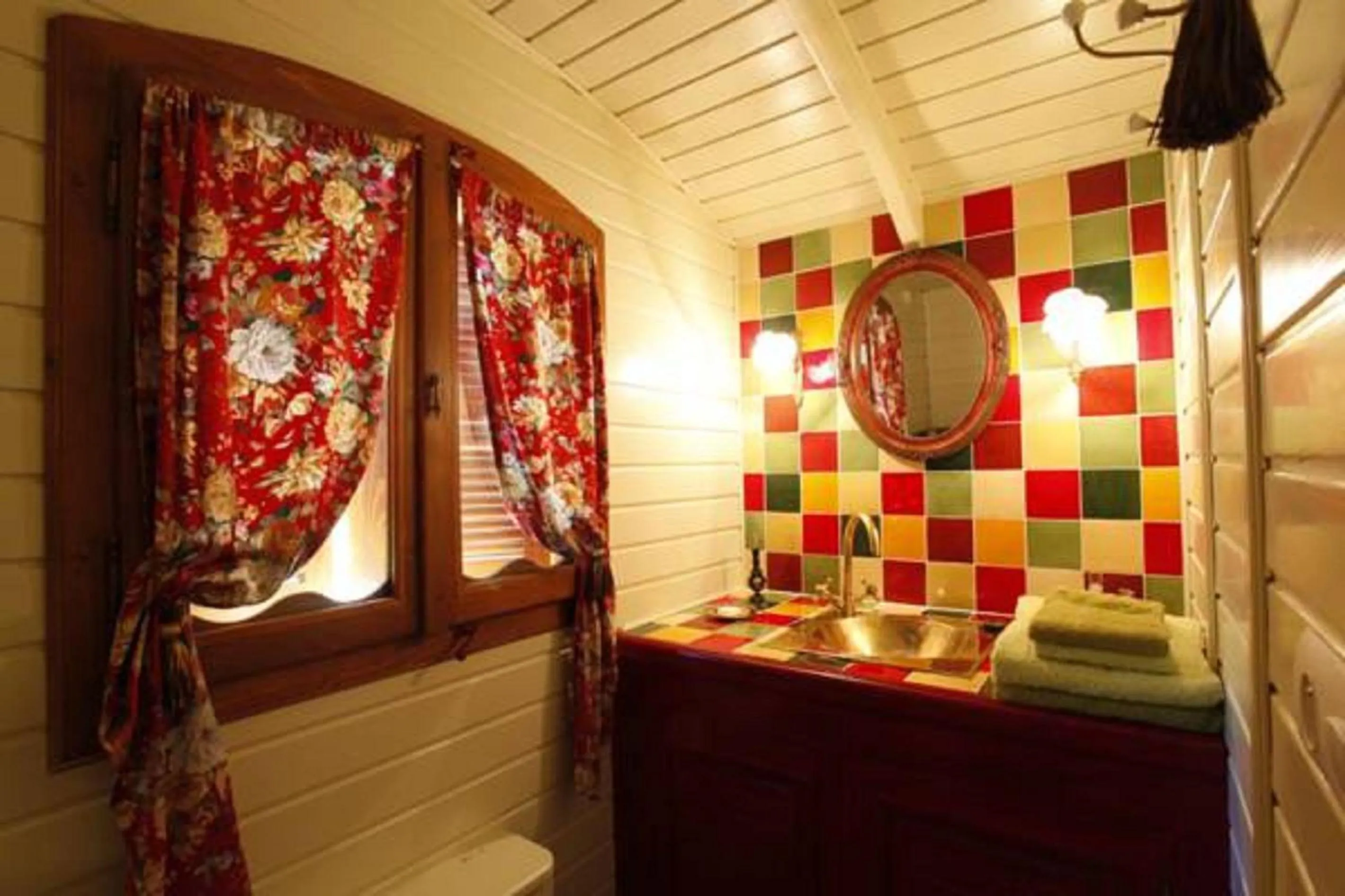 Toilet in La Hulotte