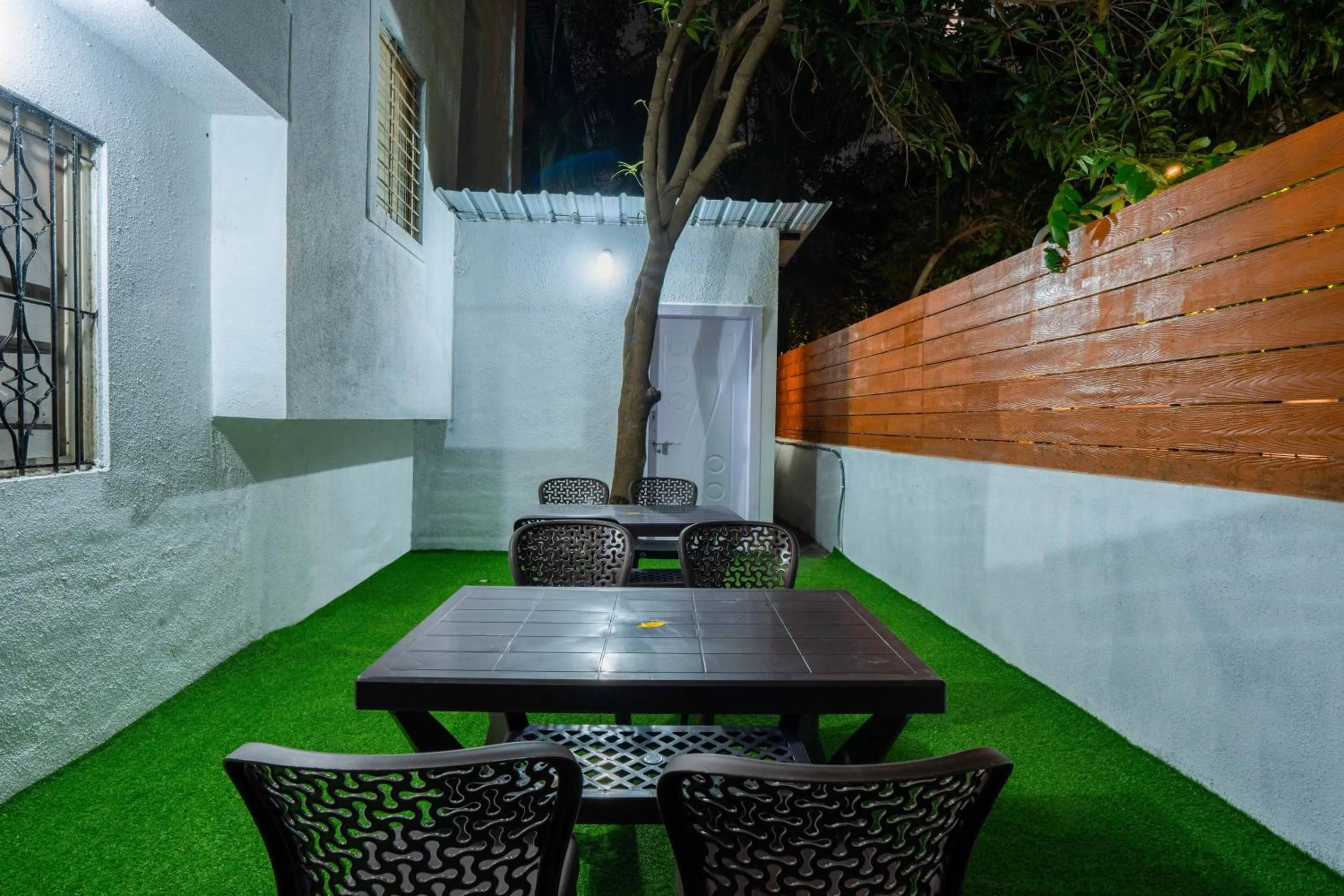 Dining area in Itsy Hotels Iconic