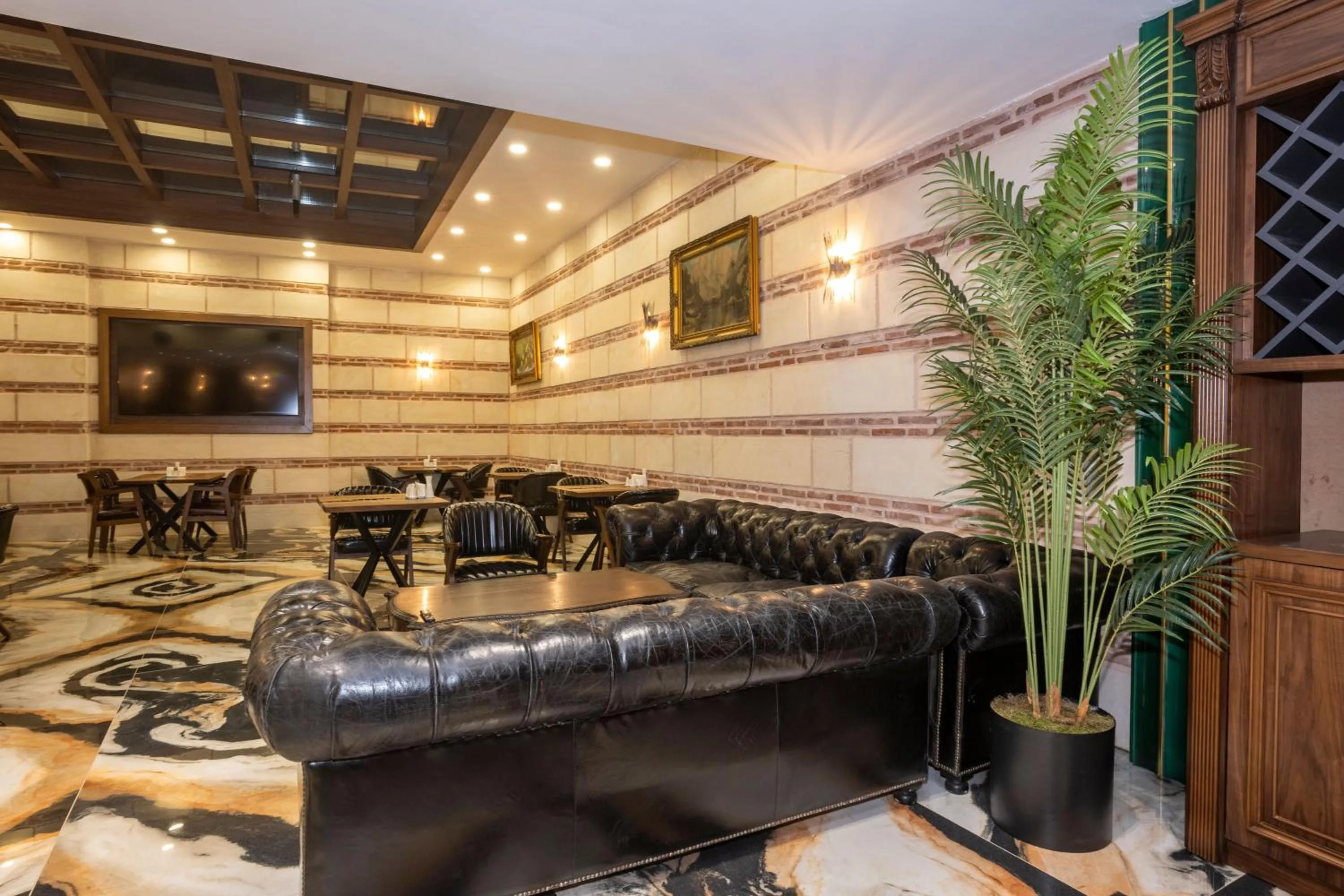 Lounge or bar in Icon Hotel Bomonti