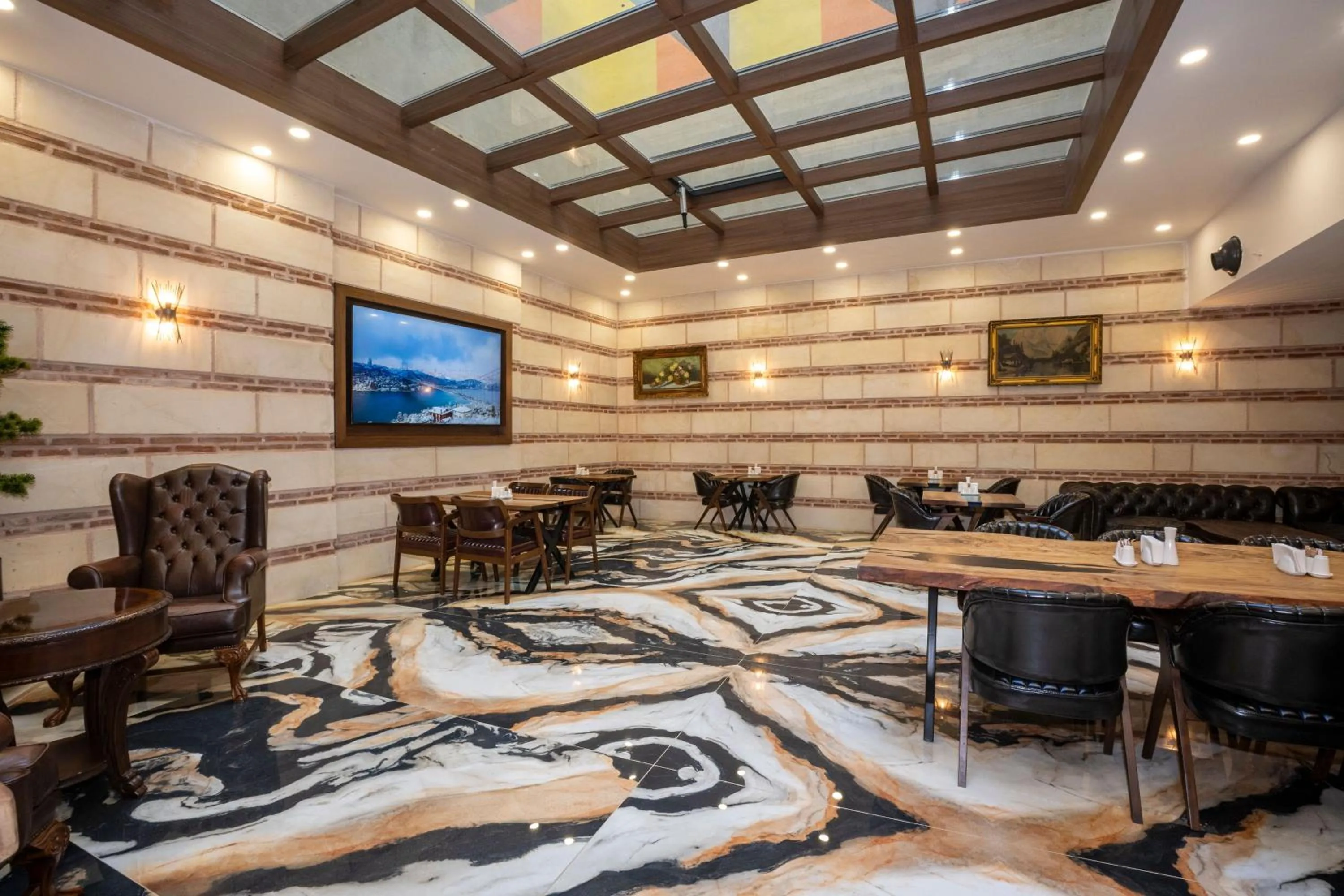 TV and multimedia in Icon Hotel Bomonti