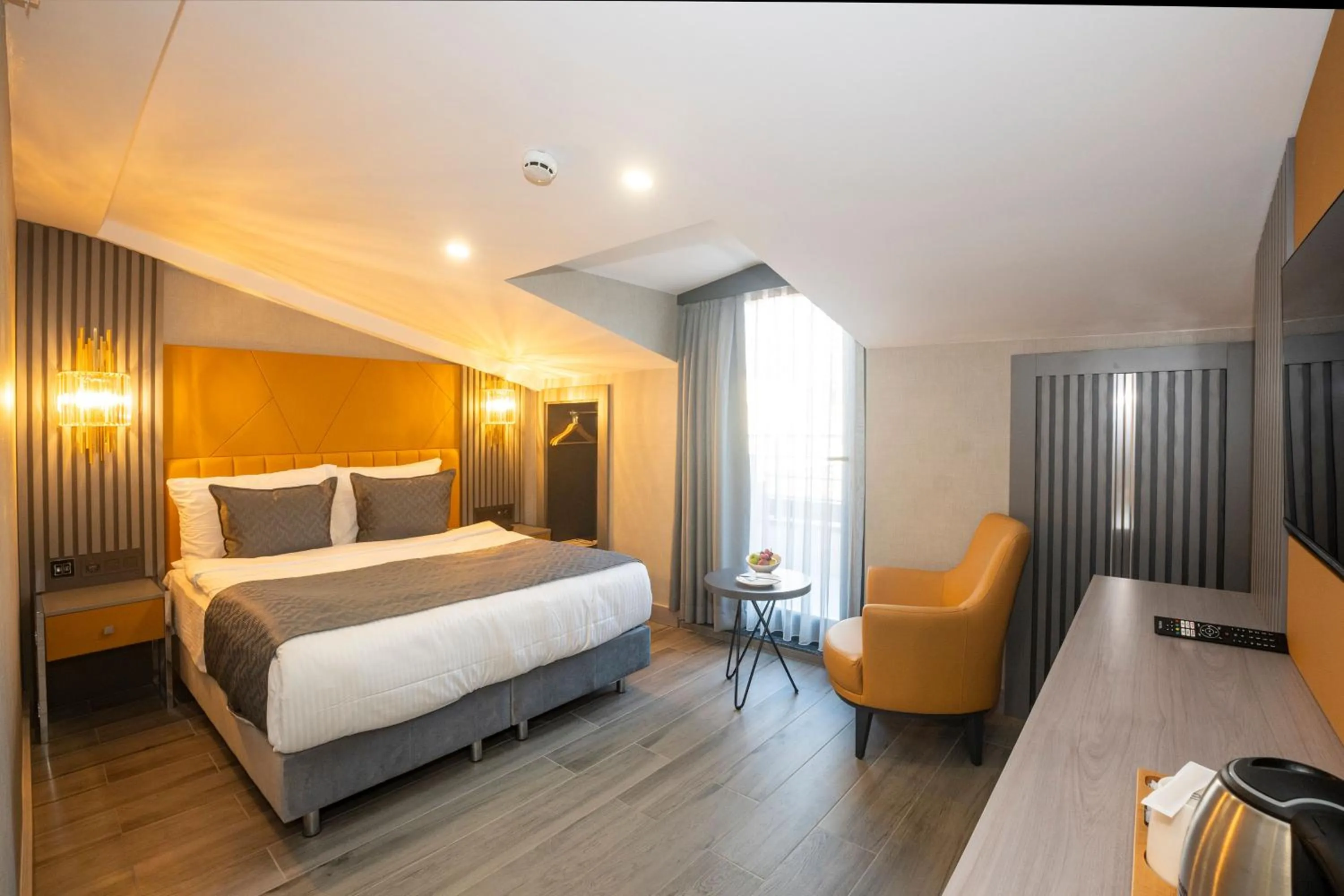 Bed in Icon Hotel Bomonti