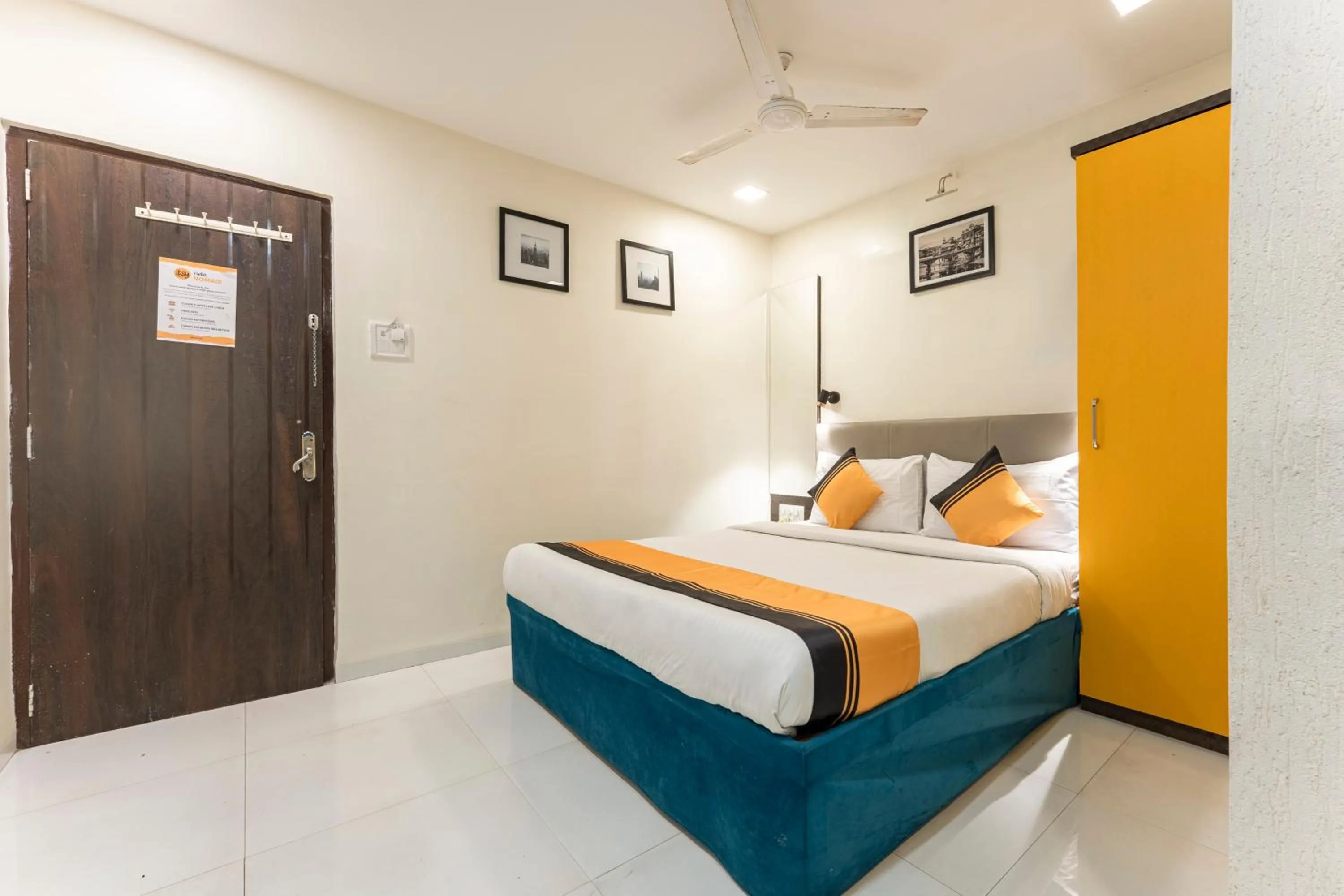 Bedroom, Bed in Itsy Hotels Bindra Elite