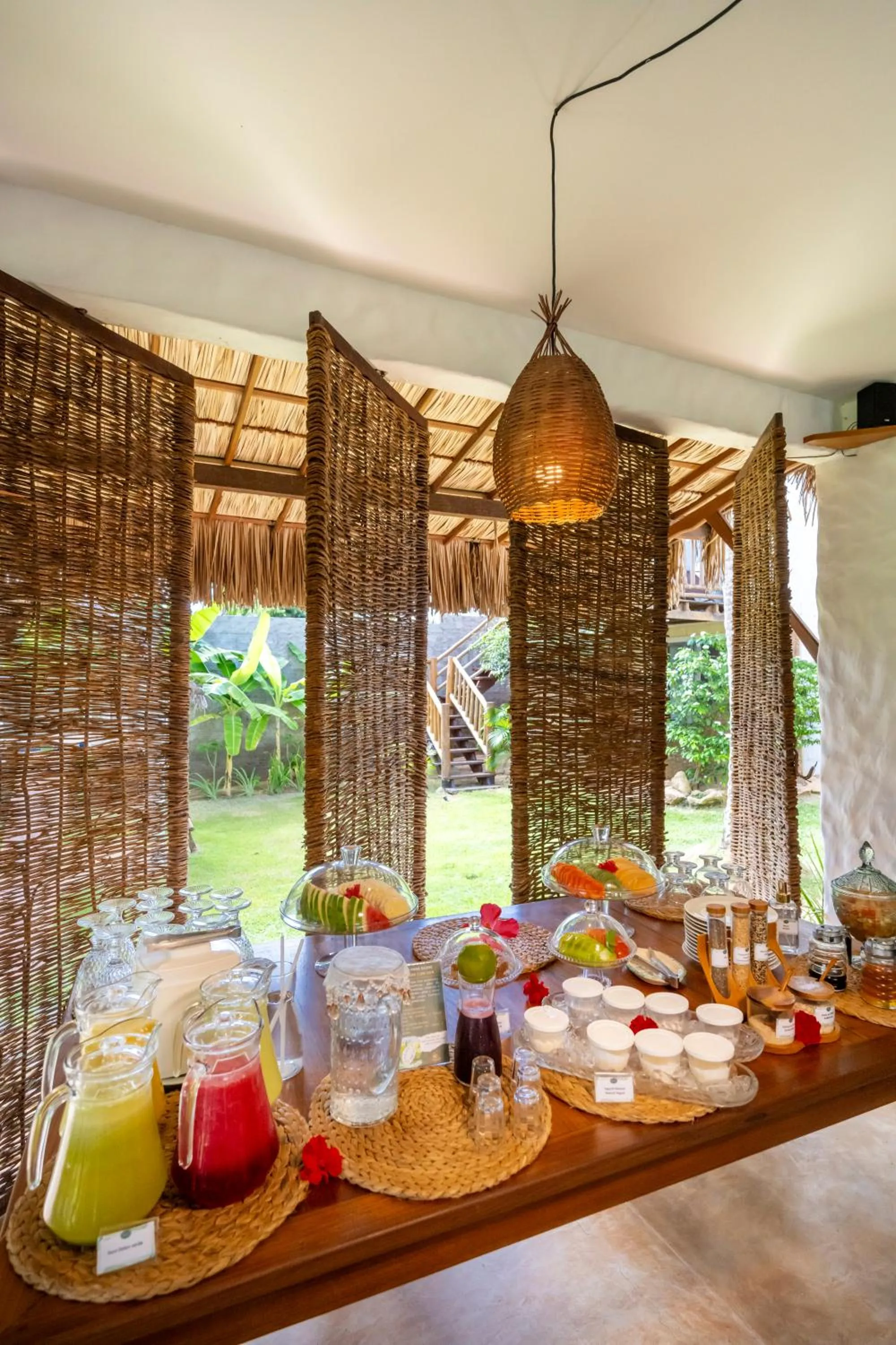 Buffet breakfast in Hara Pousada e SPA