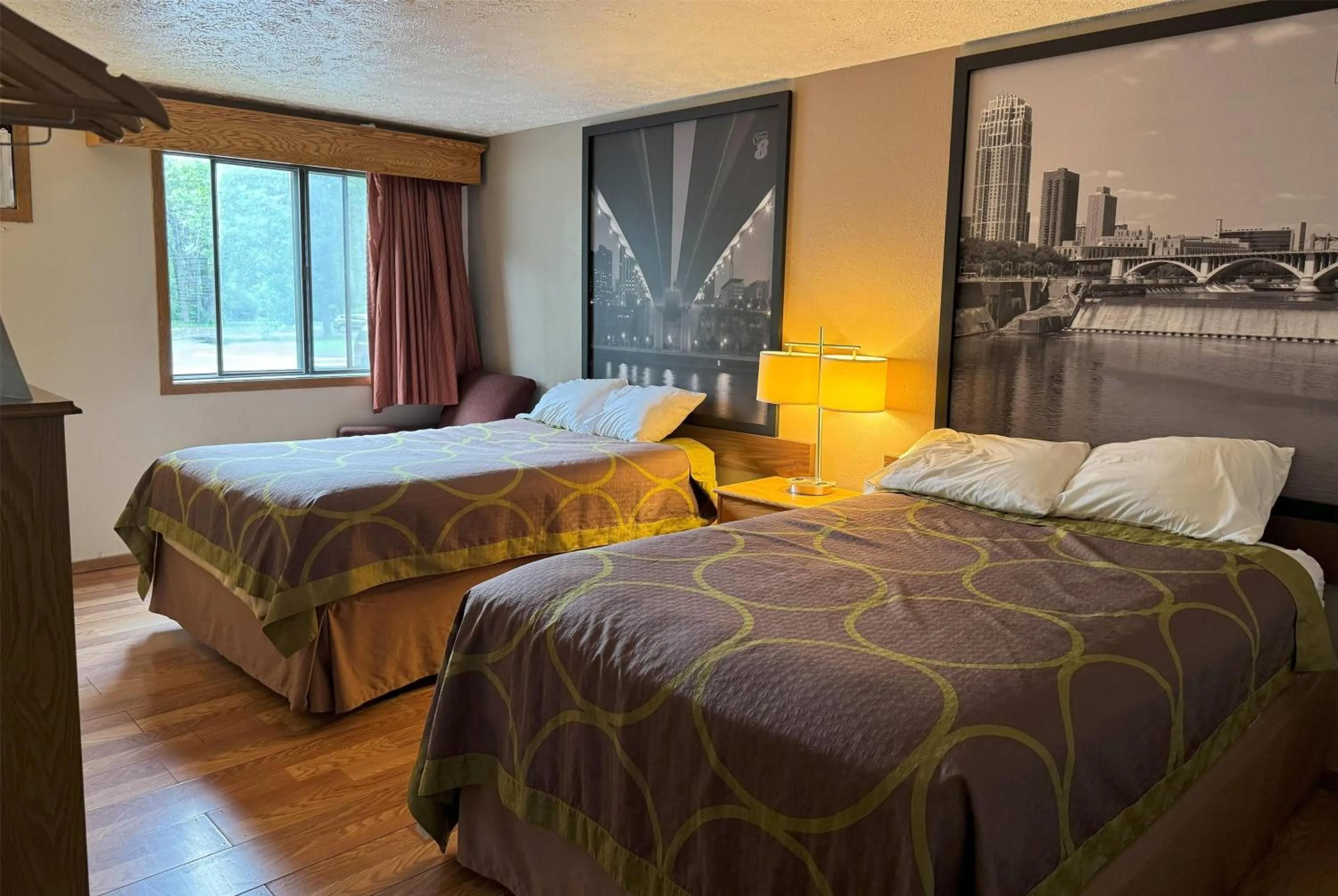 Photo of the whole room, Bed in Super 8 by Wyndham Chaska