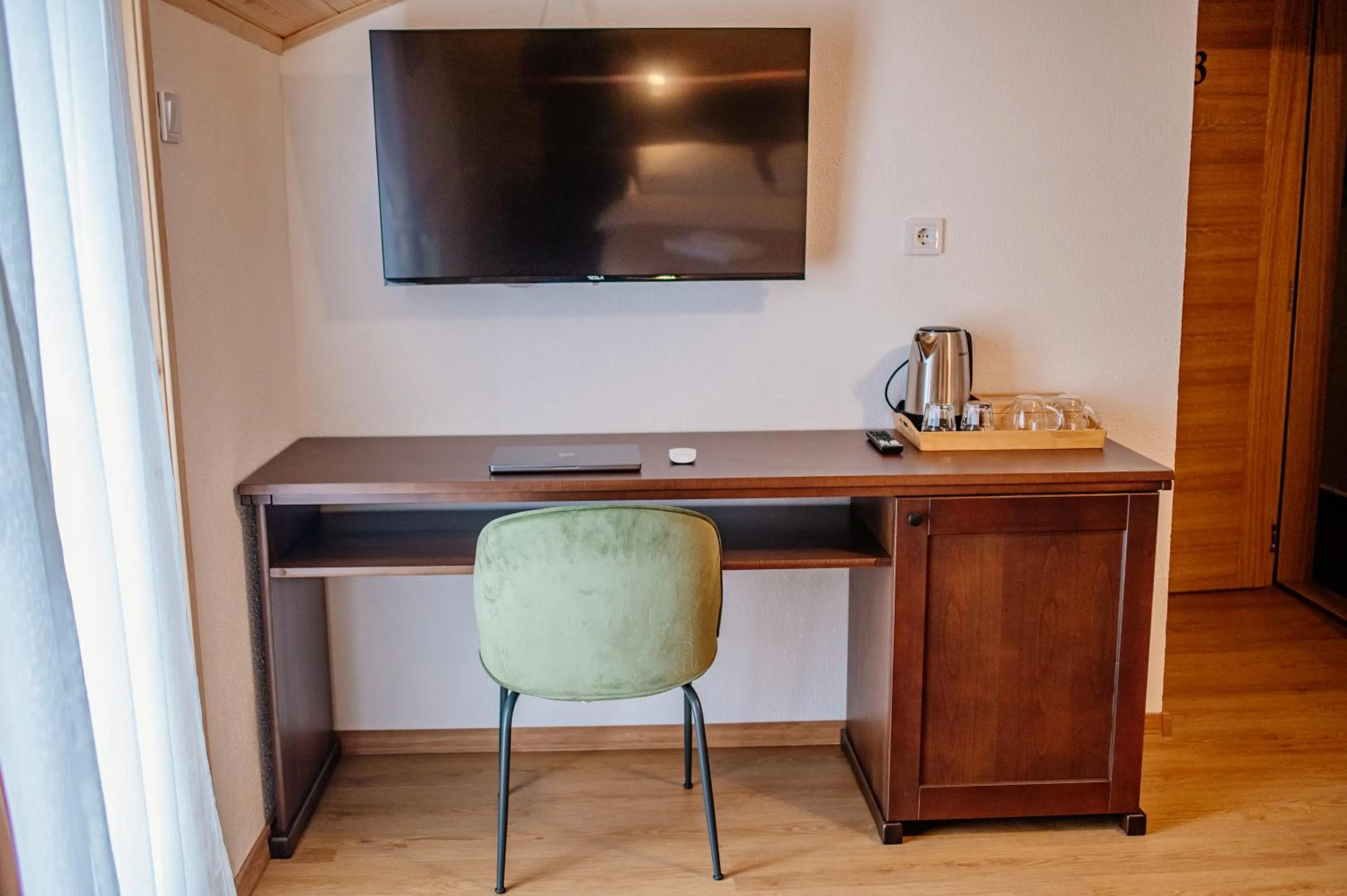 TV and multimedia in Hotel Zlatni bor