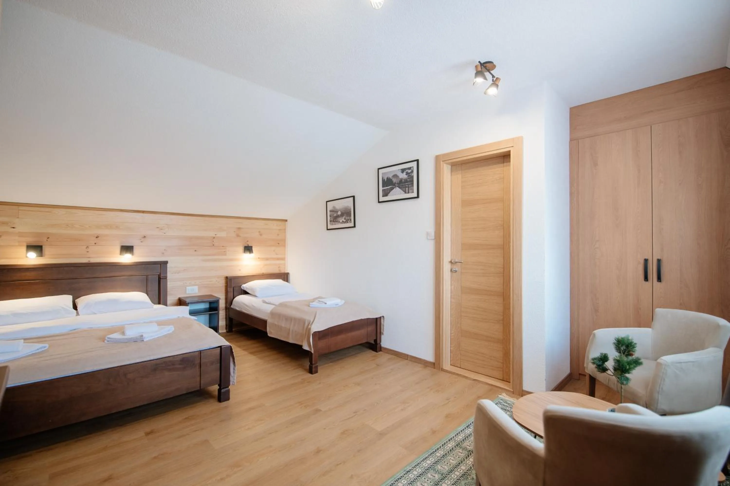 Bed in Hotel Zlatni bor