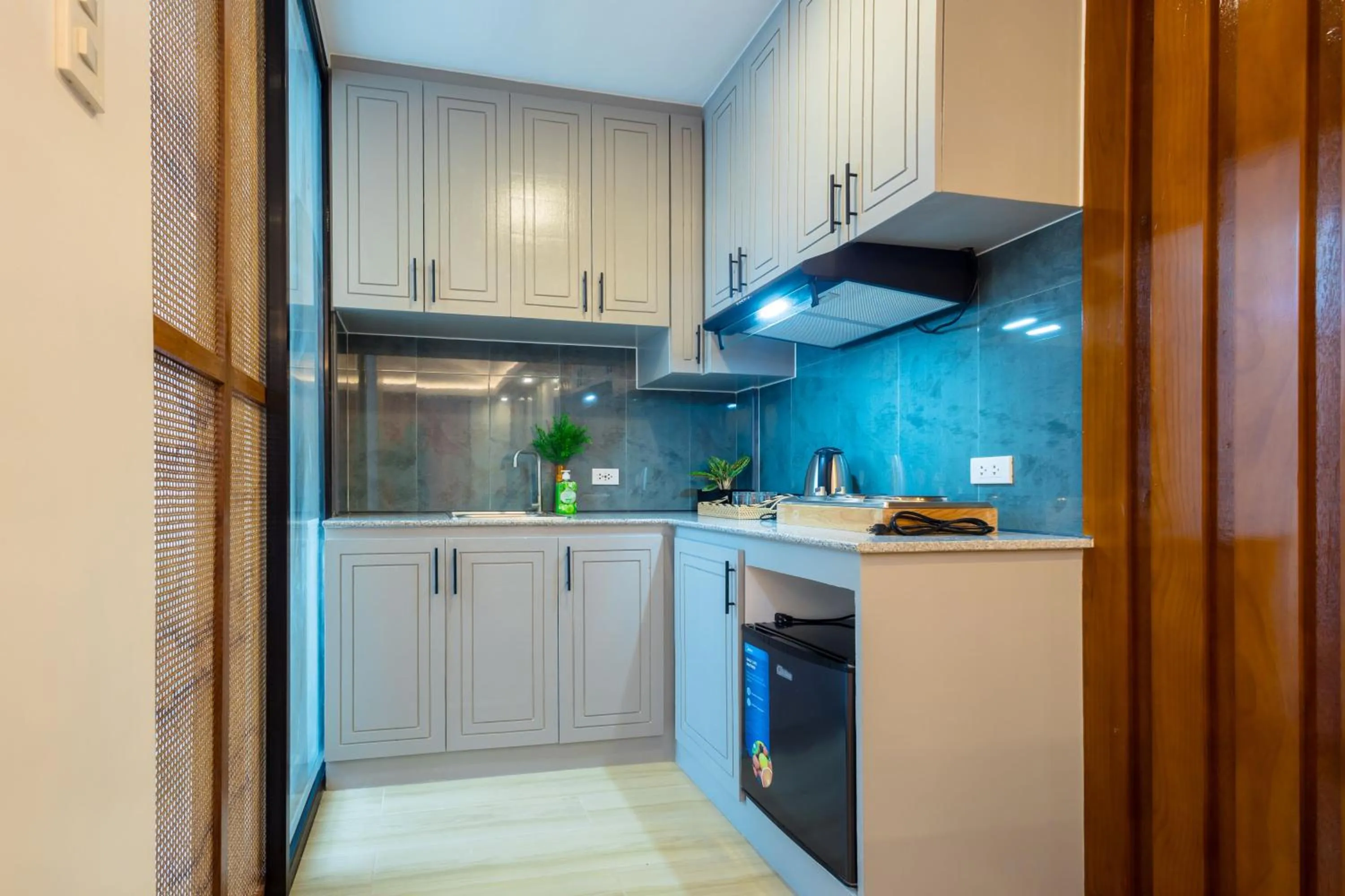 Kitchen or kitchenette in E L Westensee Resort