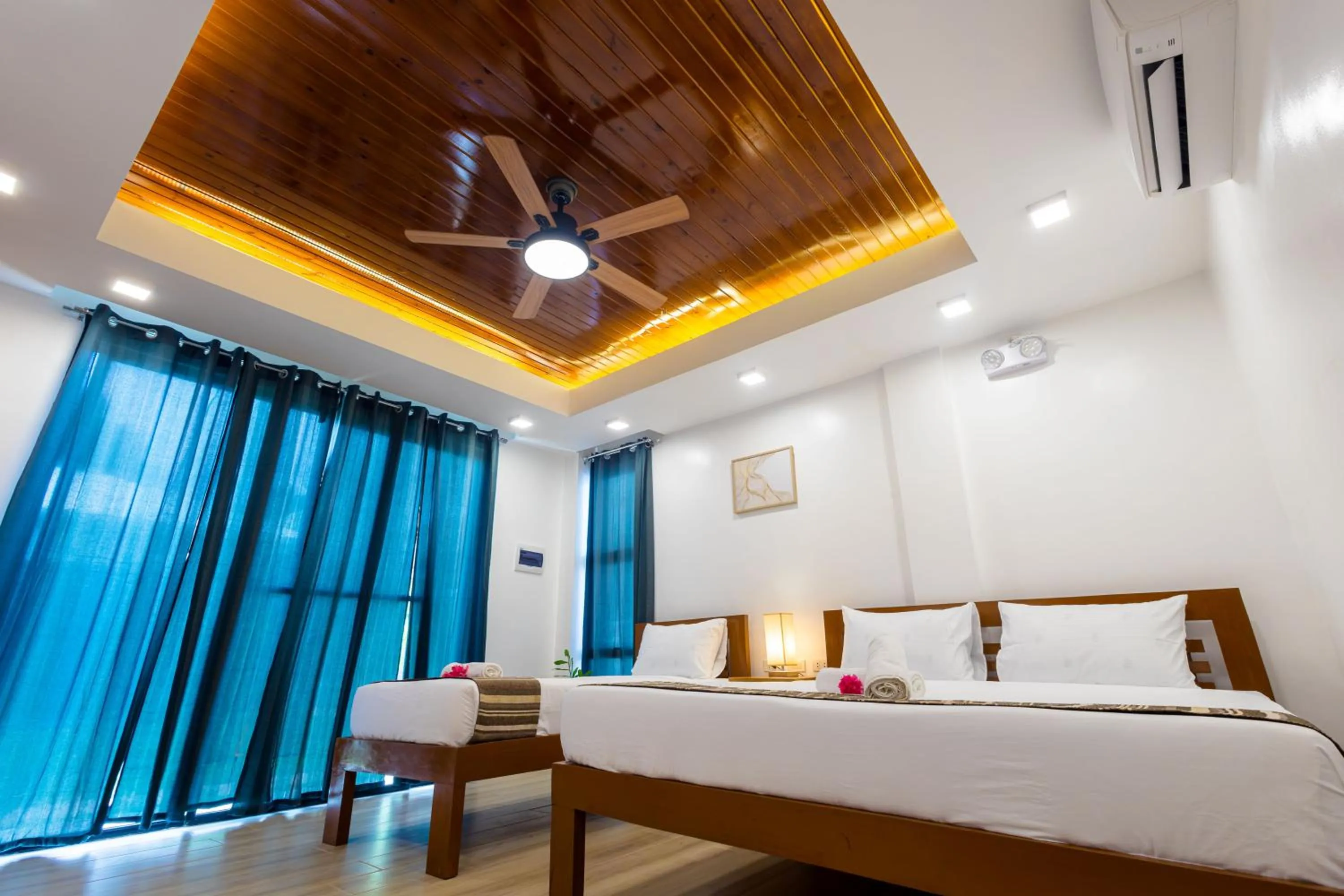 Bedroom, Bed in E L Westensee Resort