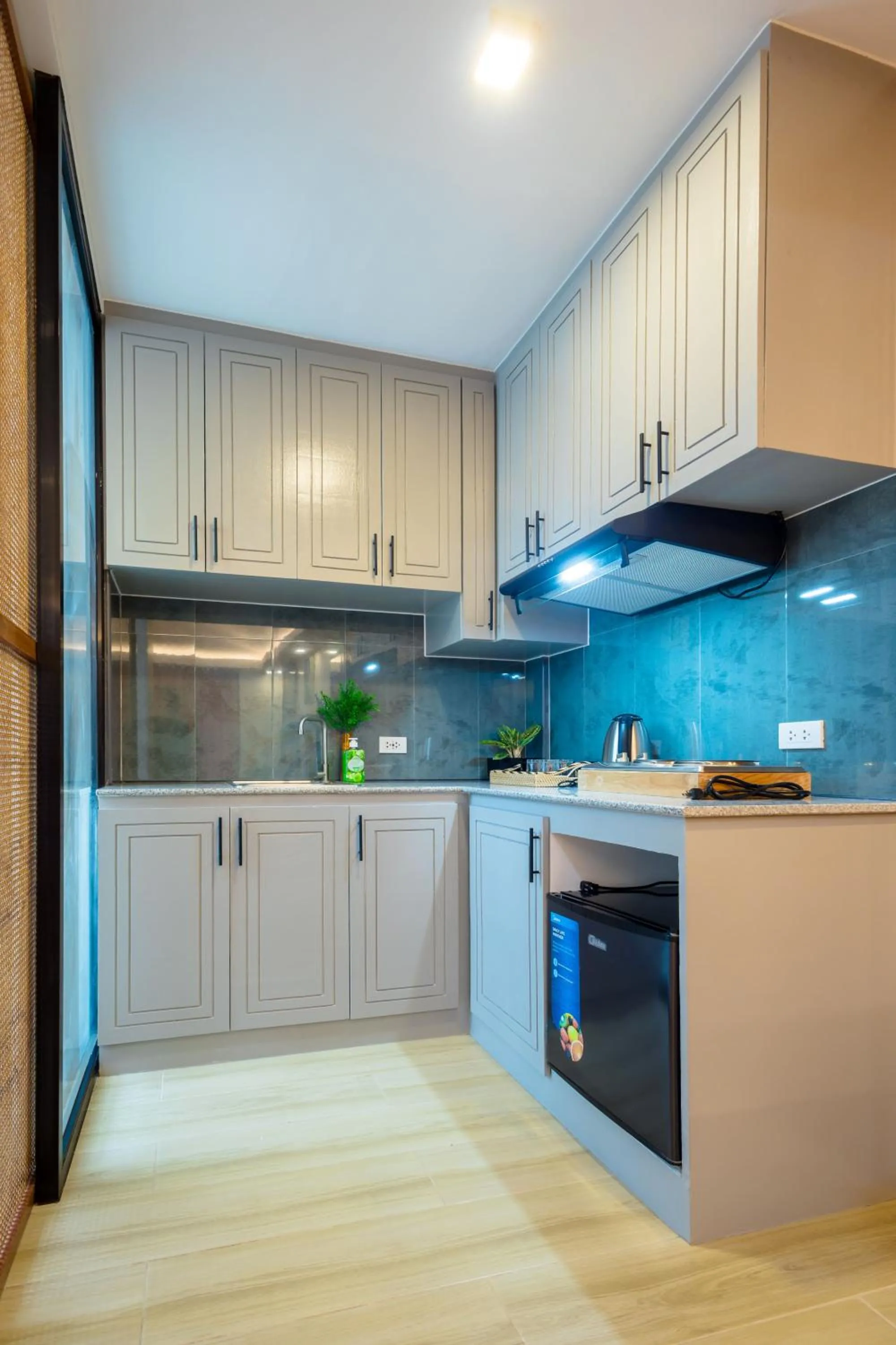 Kitchen or kitchenette in E L Westensee Resort