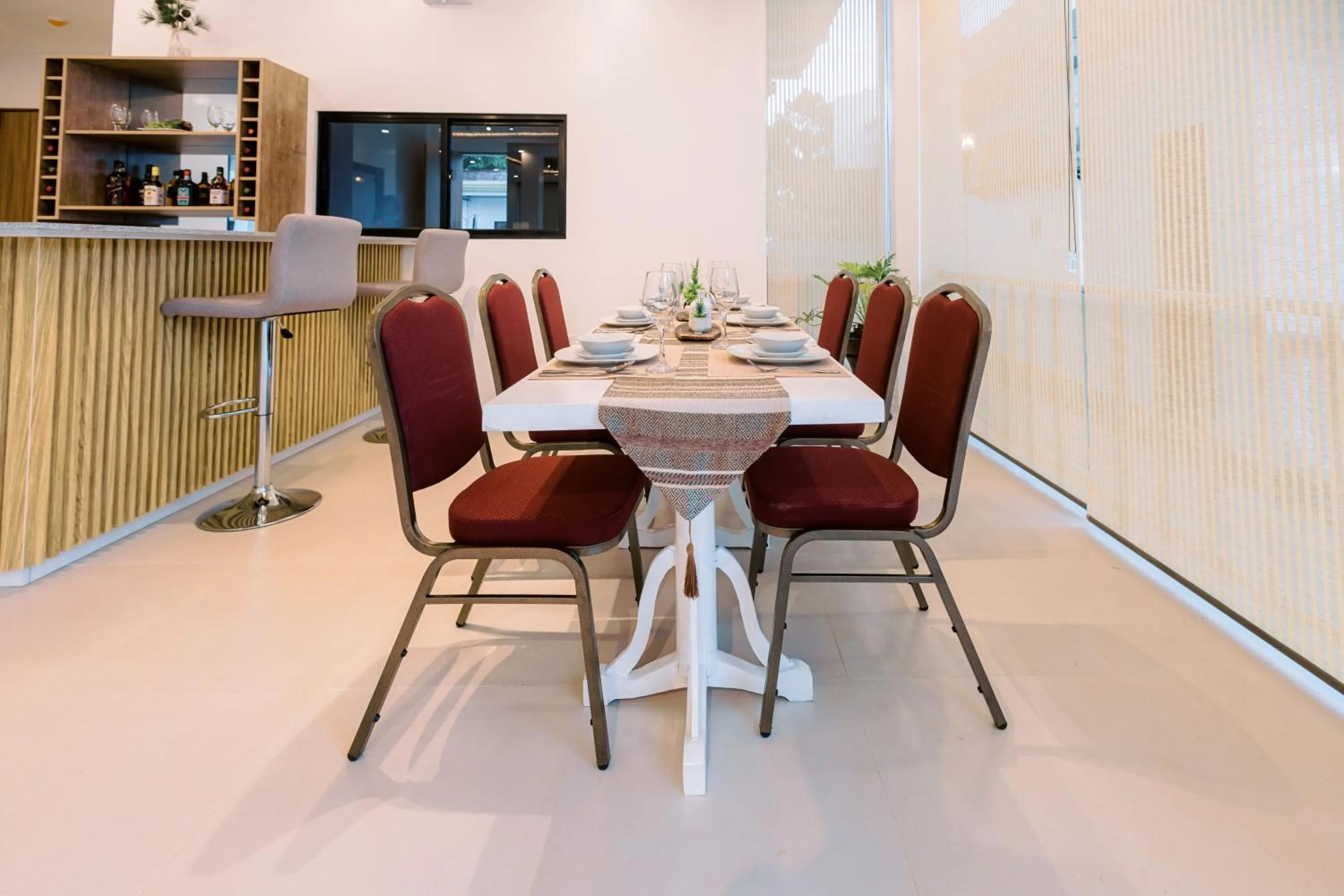 Restaurant/places to eat in E L Westensee Resort