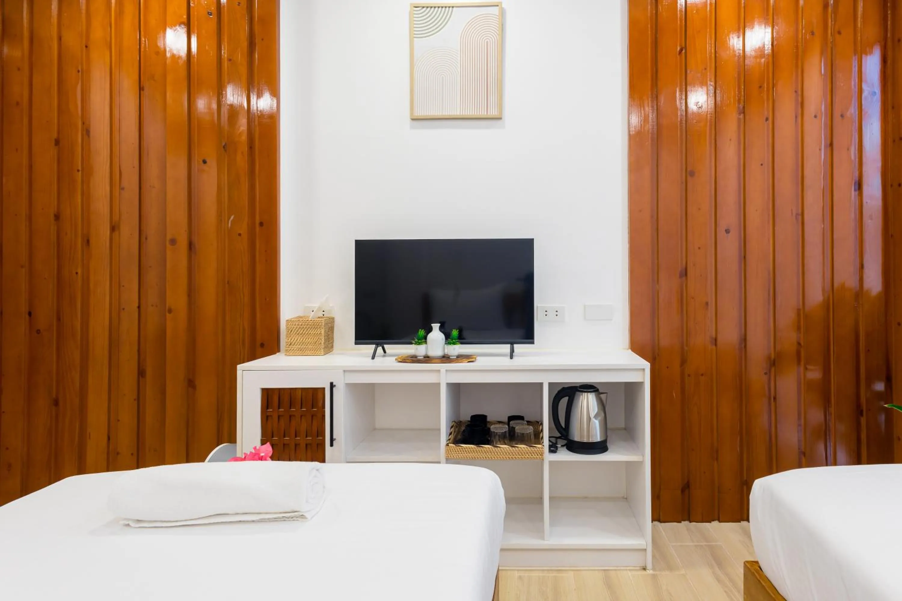 TV and multimedia, Bed in E L Westensee Resort