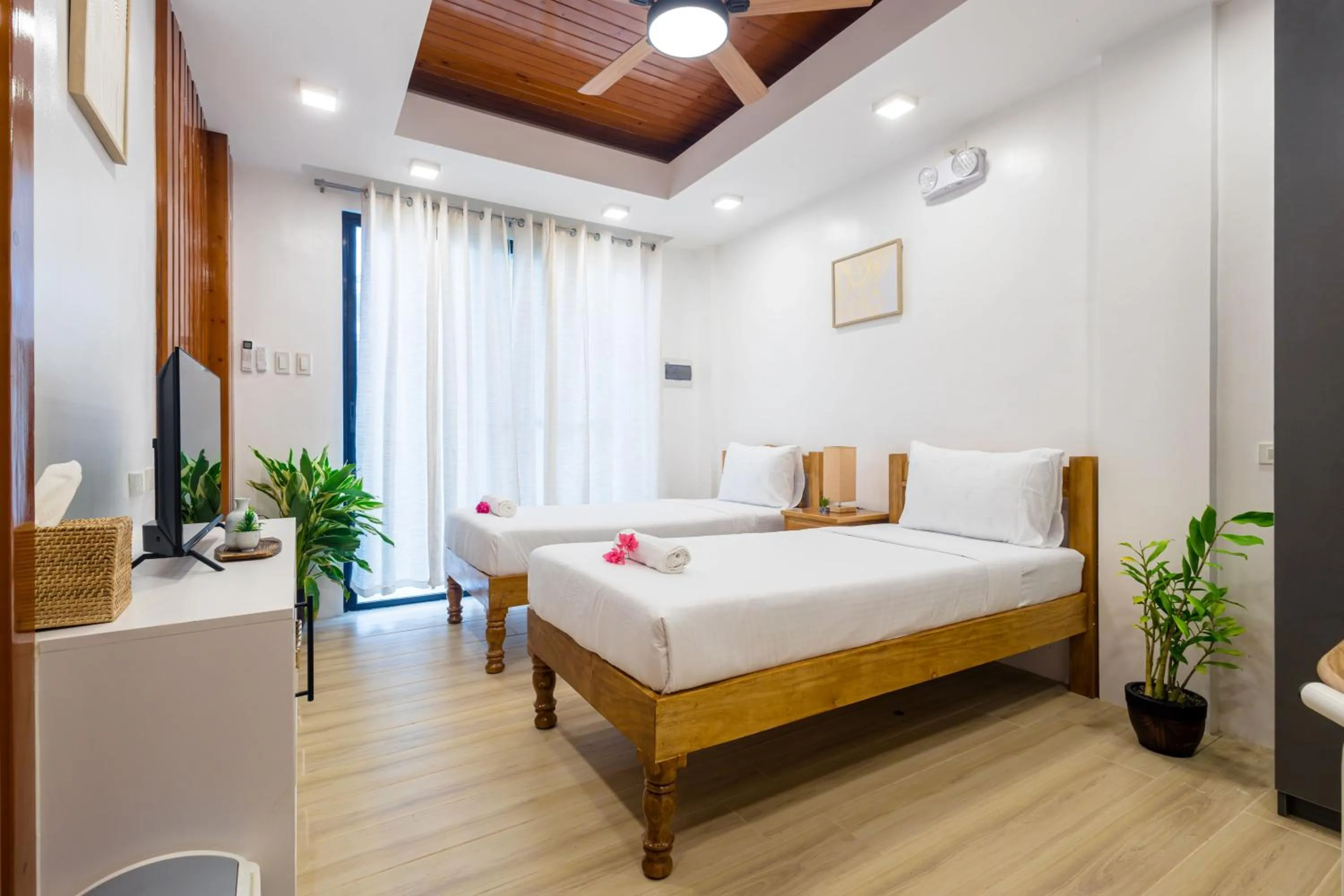 Bedroom, Bed in E L Westensee Resort