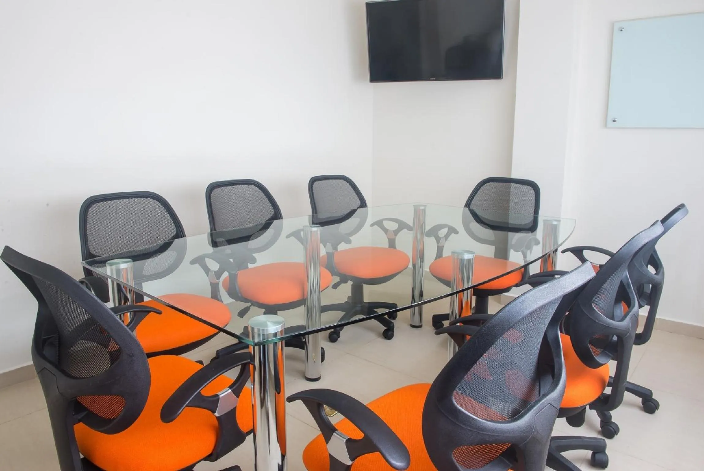 Business facilities in Hotel Latitud 15