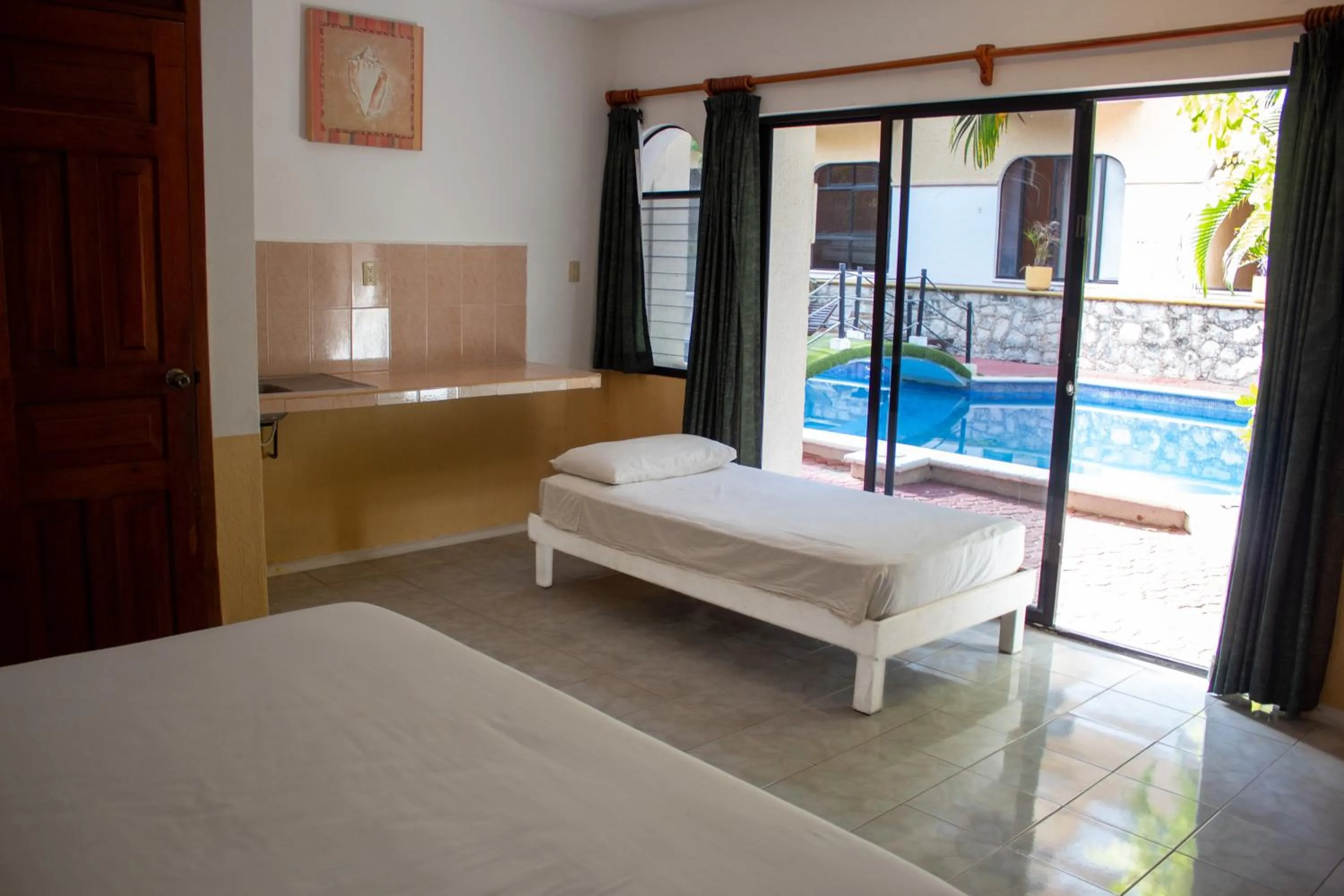 Pool view, Bed in Hotel Vista Caribe 5ta Av a 5 Pasos de la Playa