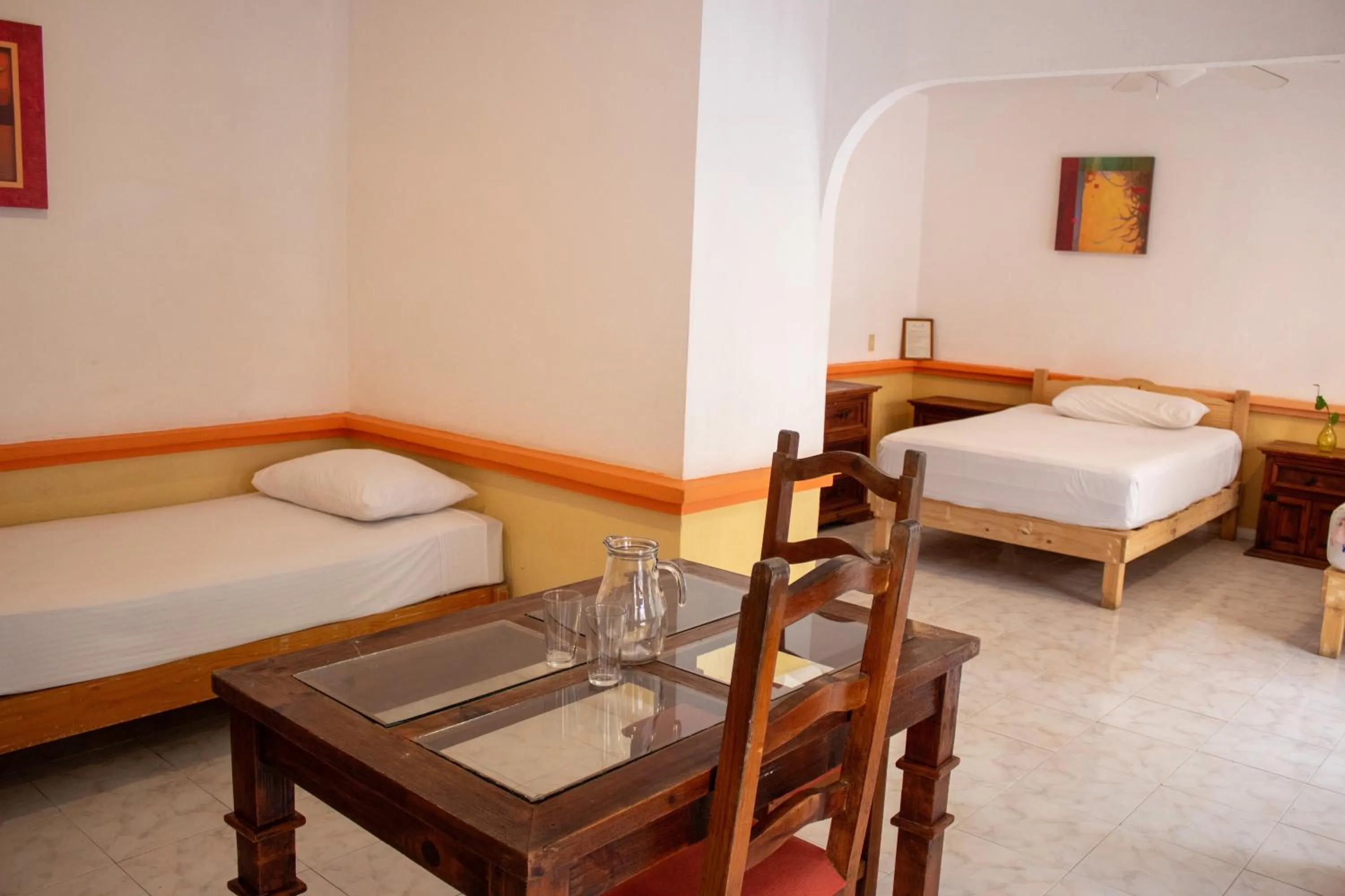 Dining area, Bed in Hotel Vista Caribe 5ta Av a 5 Pasos de la Playa