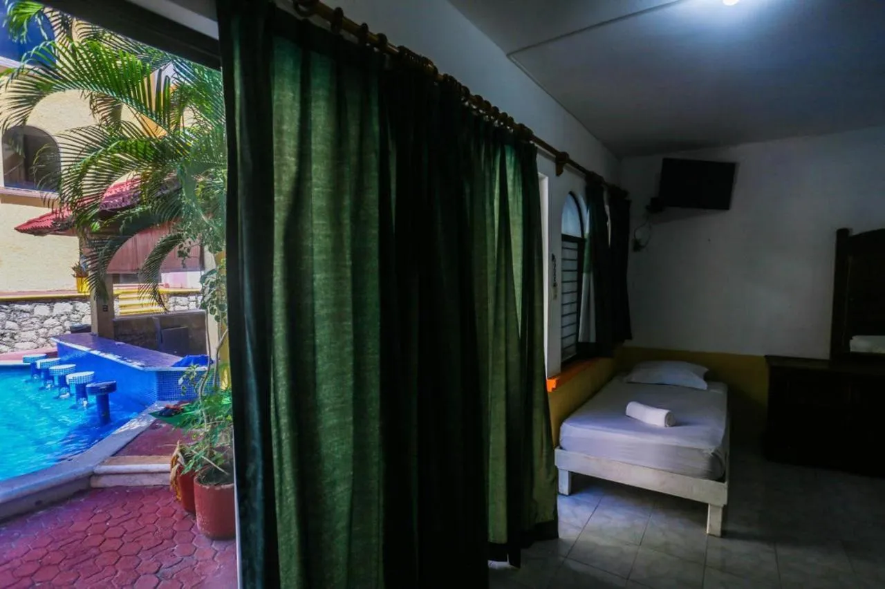 Bed in Hotel Vista Caribe 5ta Av a 5 Pasos de la Playa